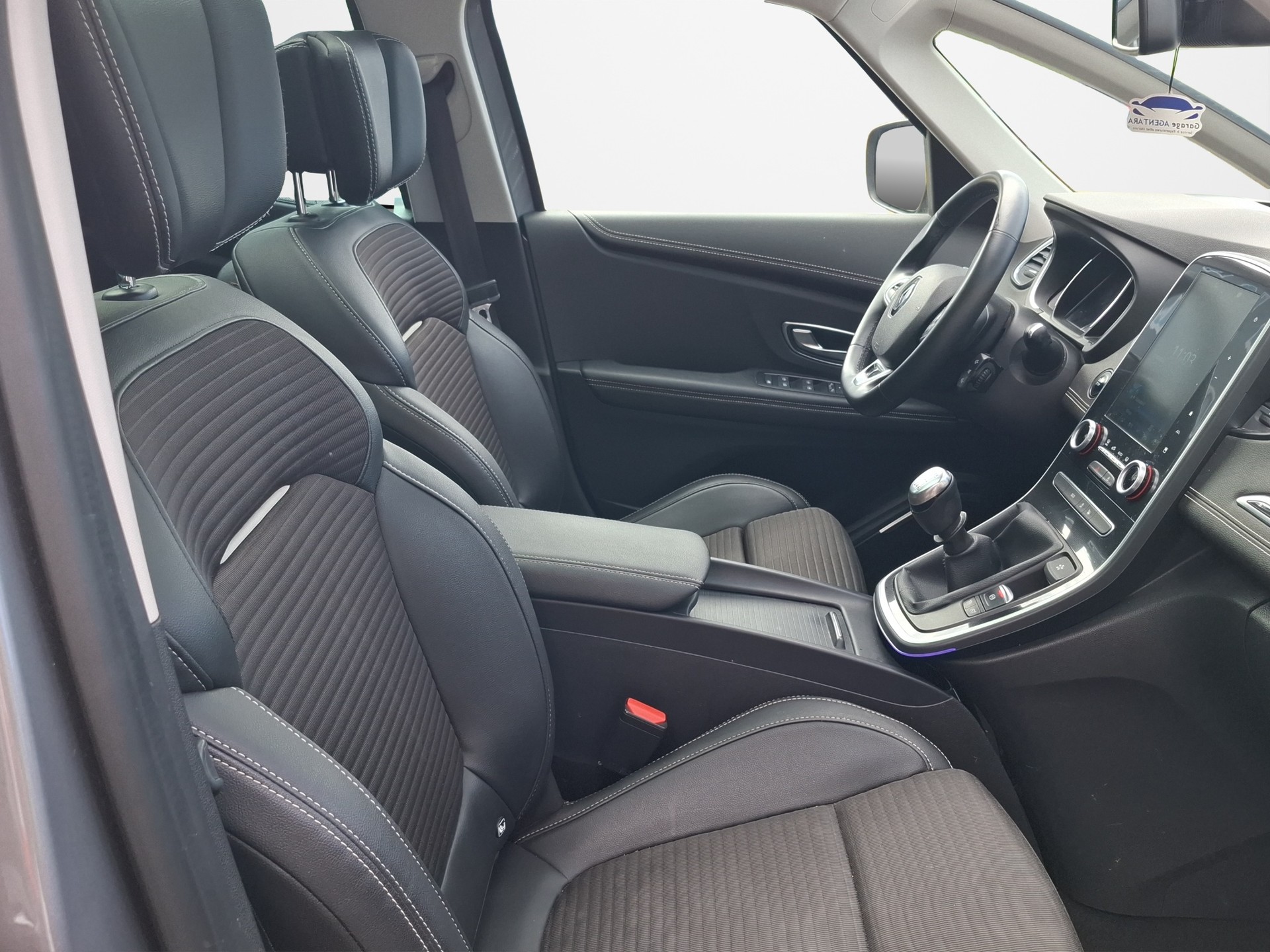 RENAULT Scénic 1.2 16V Turbo Bose-image-13