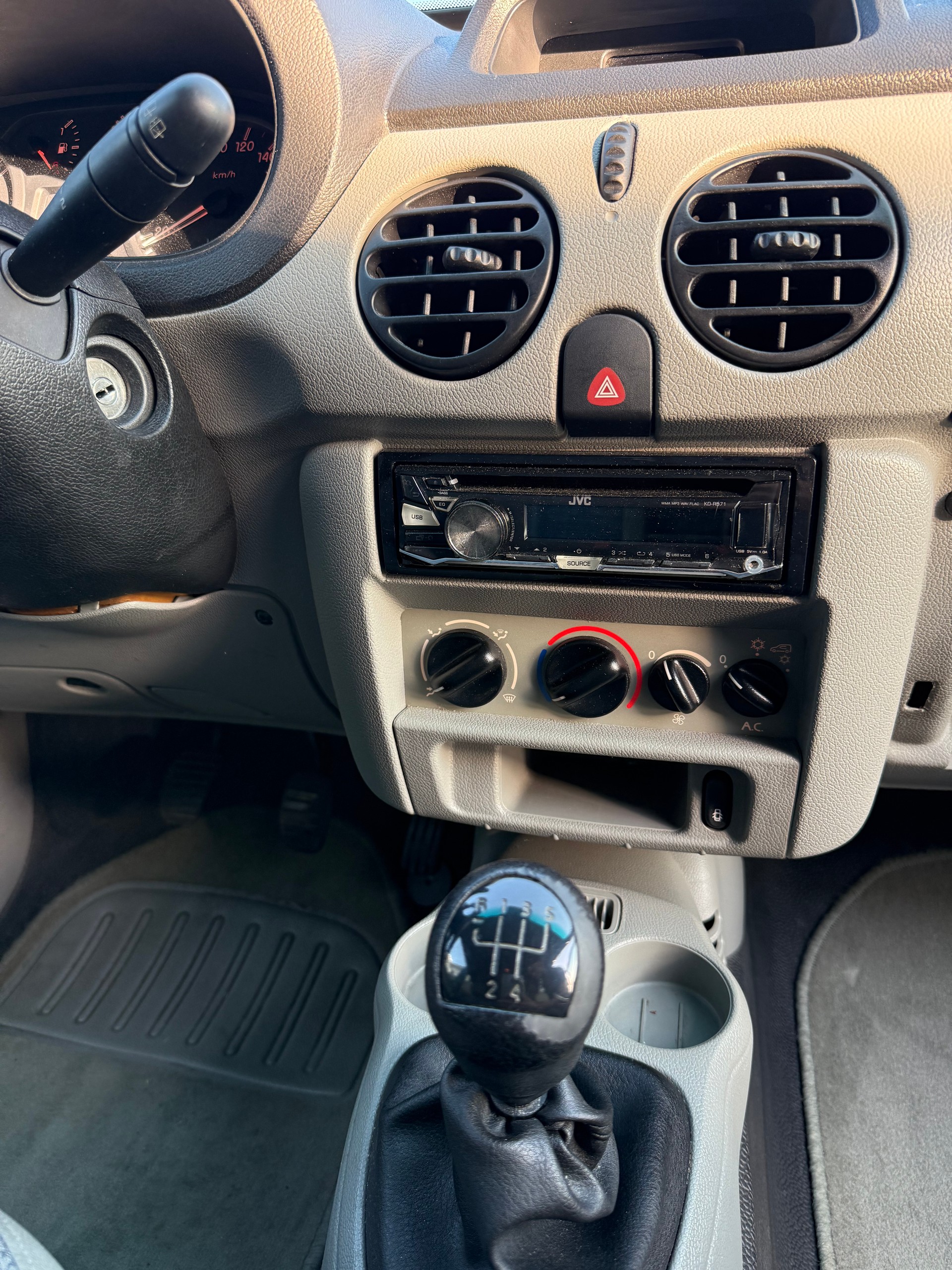 RENAULT Kangoo 1.2 16V Privilège-image-9