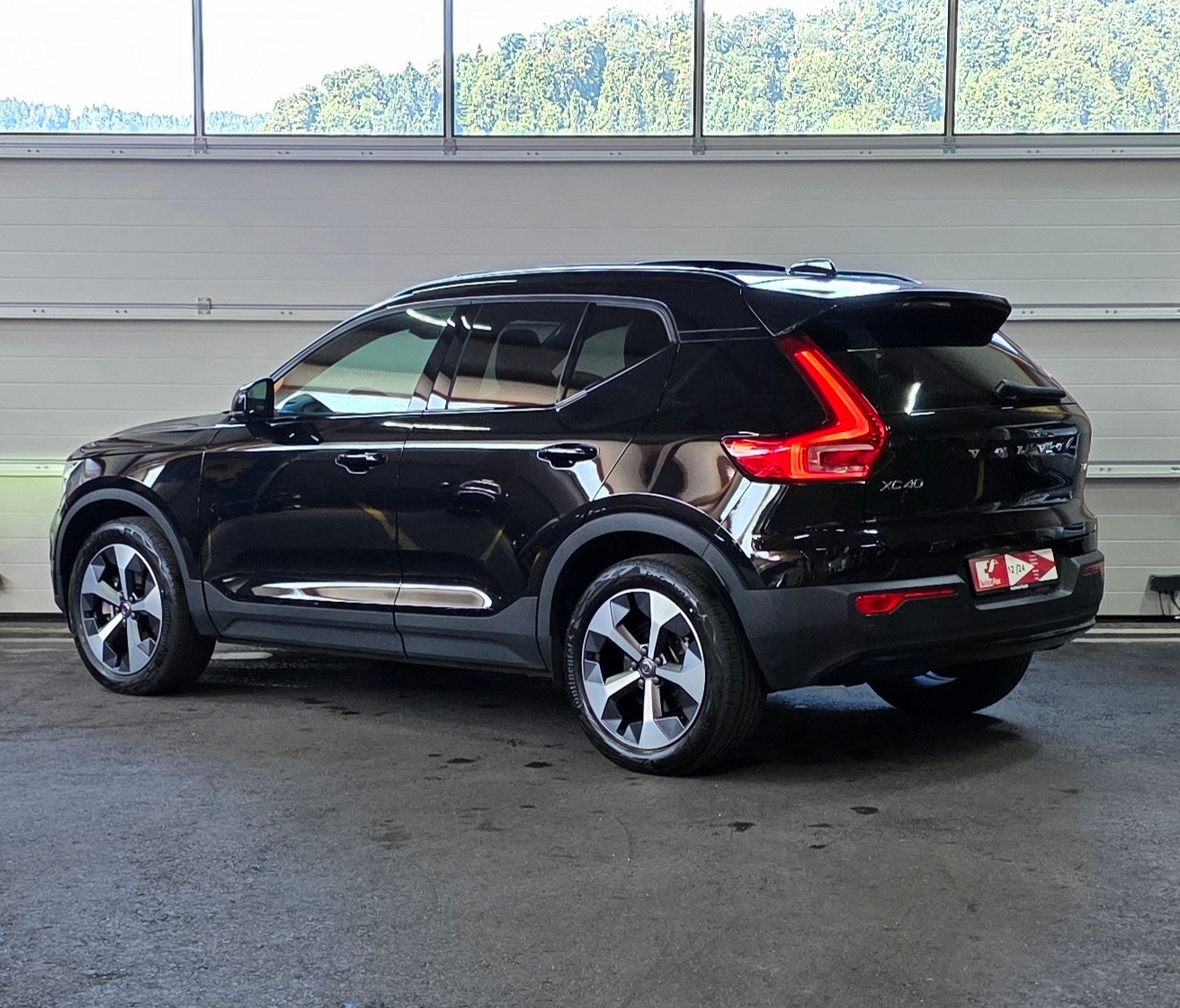 VOLVO XC40 B4 Benzin Mild Hybrid AWD Ultimate Dark DCT *360°Kamera*Lenkrad-&Sitzheizung*Harman/Kardon MIT AHK*-showroom-element-2