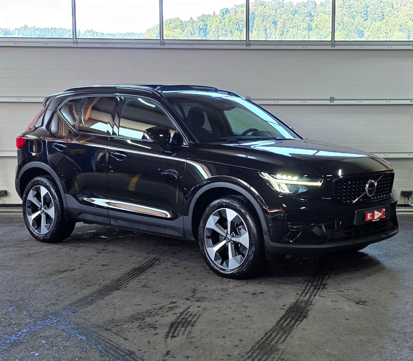 VOLVO XC40 B4 Benzin Mild Hybrid AWD Ultimate Dark DCT *360°Kamera*Lenkrad-&Sitzheizung*Harman/Kardon MIT AHK*-image-6