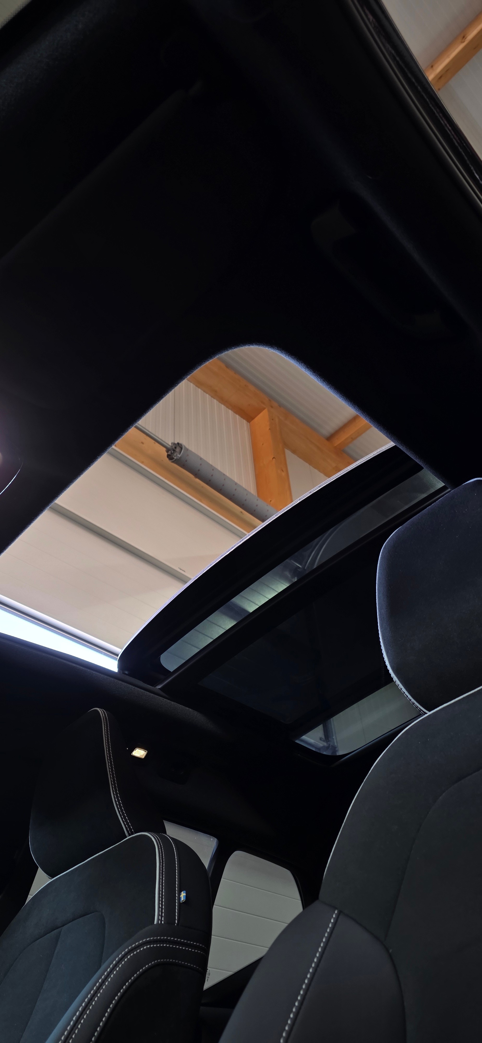 VOLVO XC40 B4 Benzin Mild Hybrid AWD Ultimate Dark DCT *360°Kamera*Lenkrad-&Sitzheizung*Harman/Kardon MIT AHK*-image-10