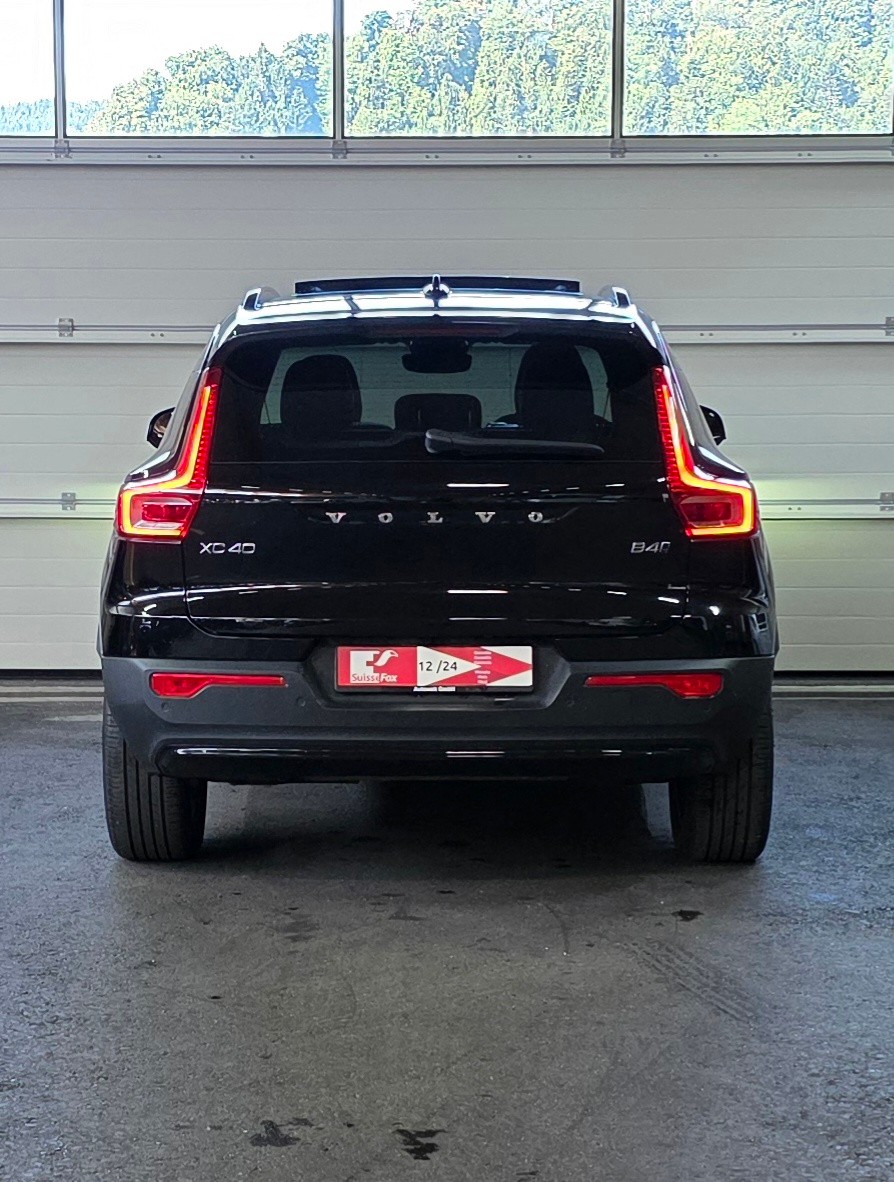 VOLVO XC40 B4 Benzin Mild Hybrid AWD Ultimate Dark DCT *360°Kamera*Lenkrad-&Sitzheizung*Harman/Kardon MIT AHK*-showroom-element-3