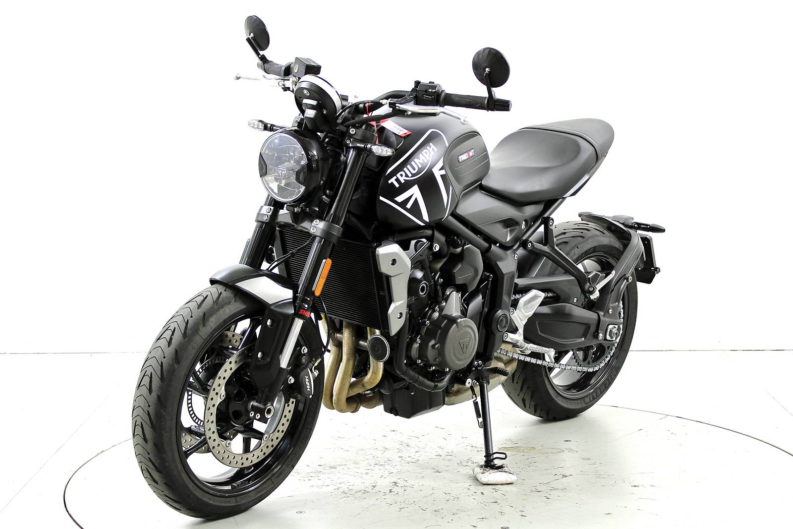 TRIUMPH Trident 660 ABS-showroom-element-2