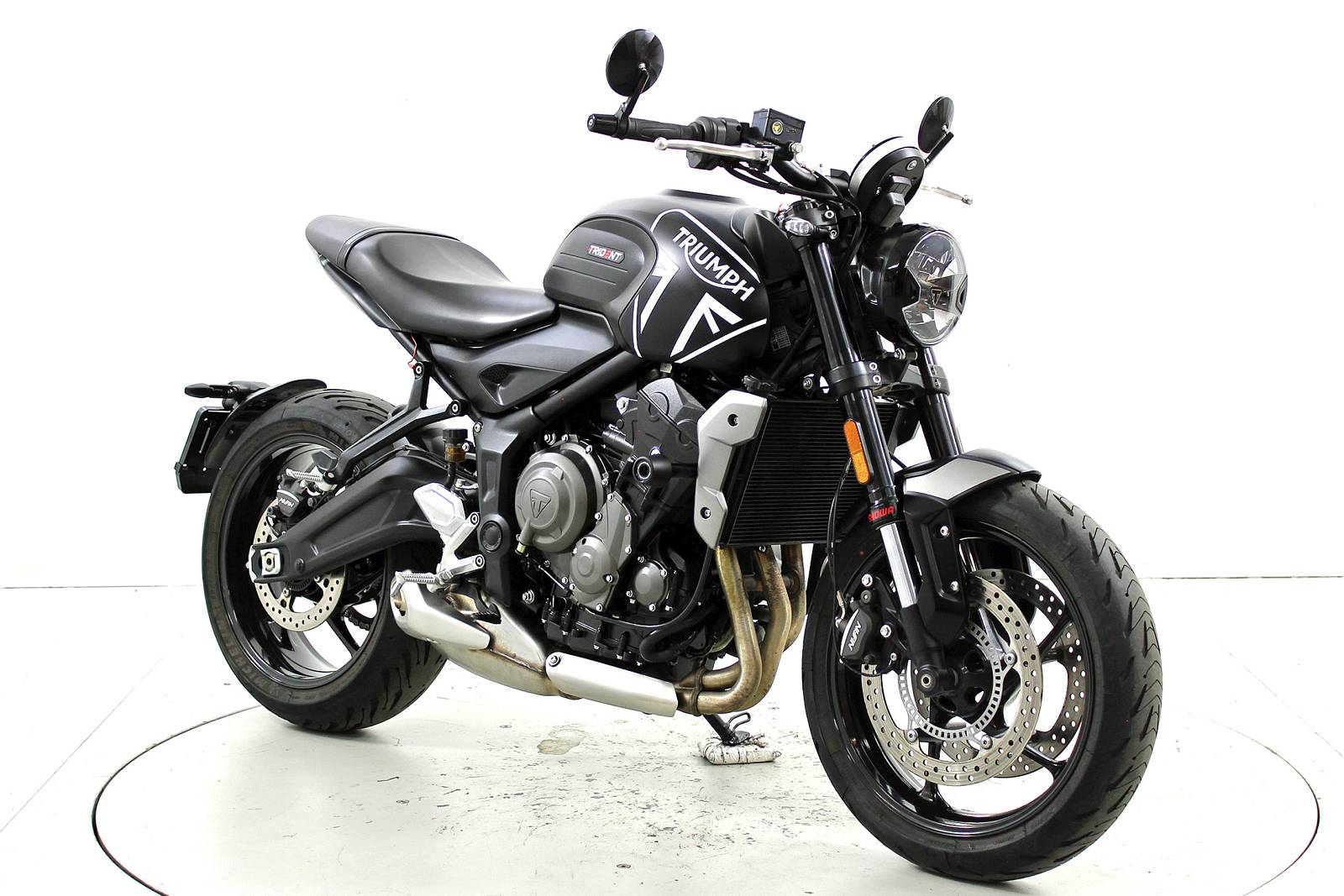 TRIUMPH Trident 660 ABS-showroom-element-1