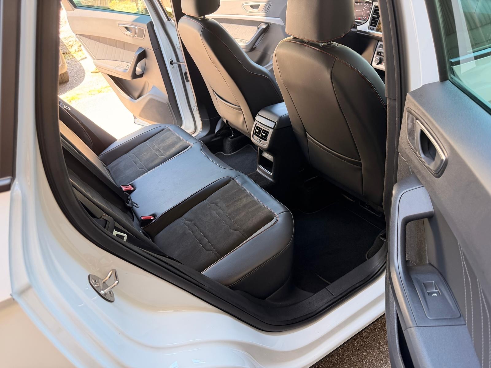 SEAT Ateca 2.0 TSI FR 4Drive DSG-image-9