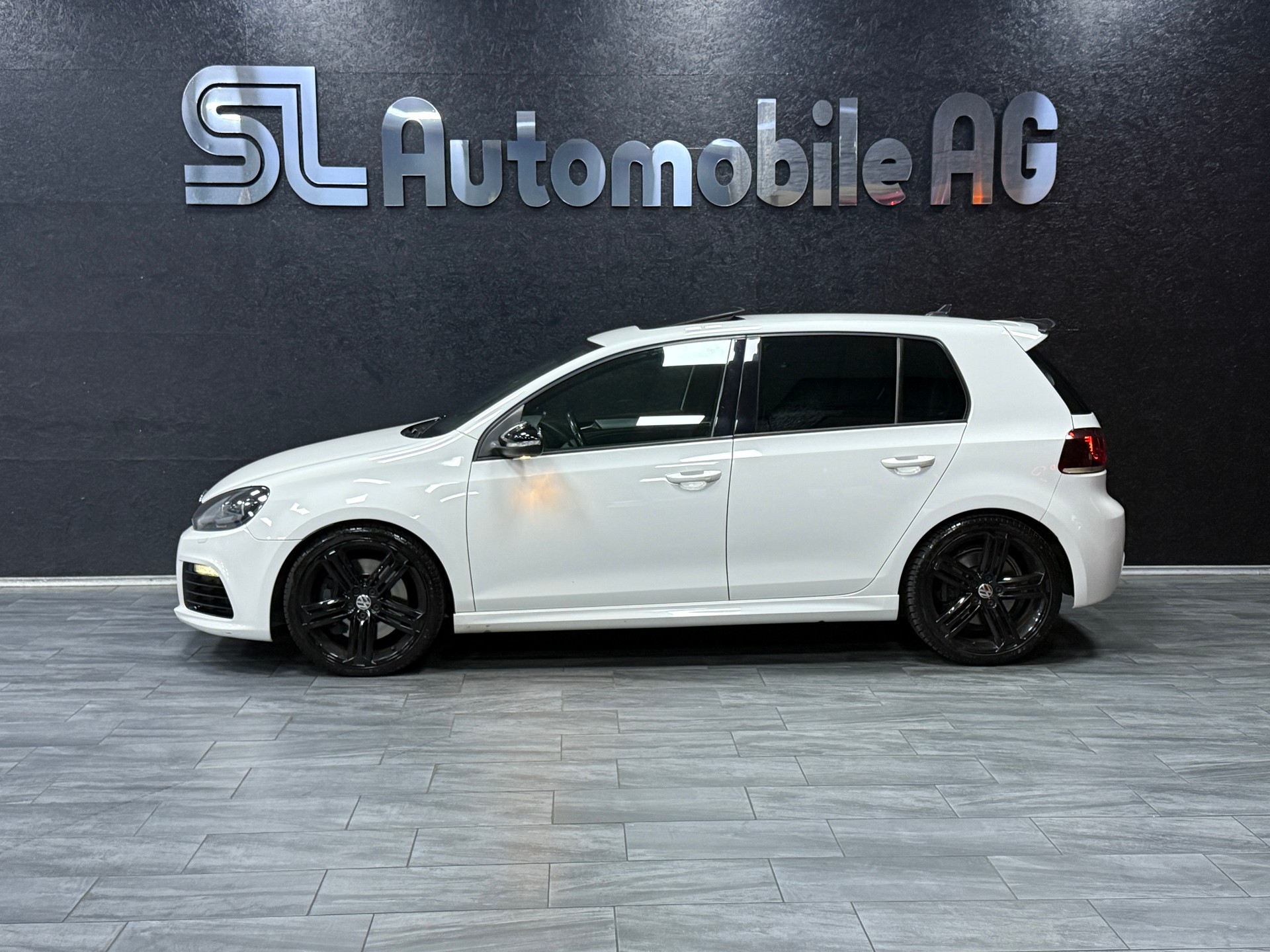 VW Golf 2.0 TSI R Team 4Motion DSG-image-4