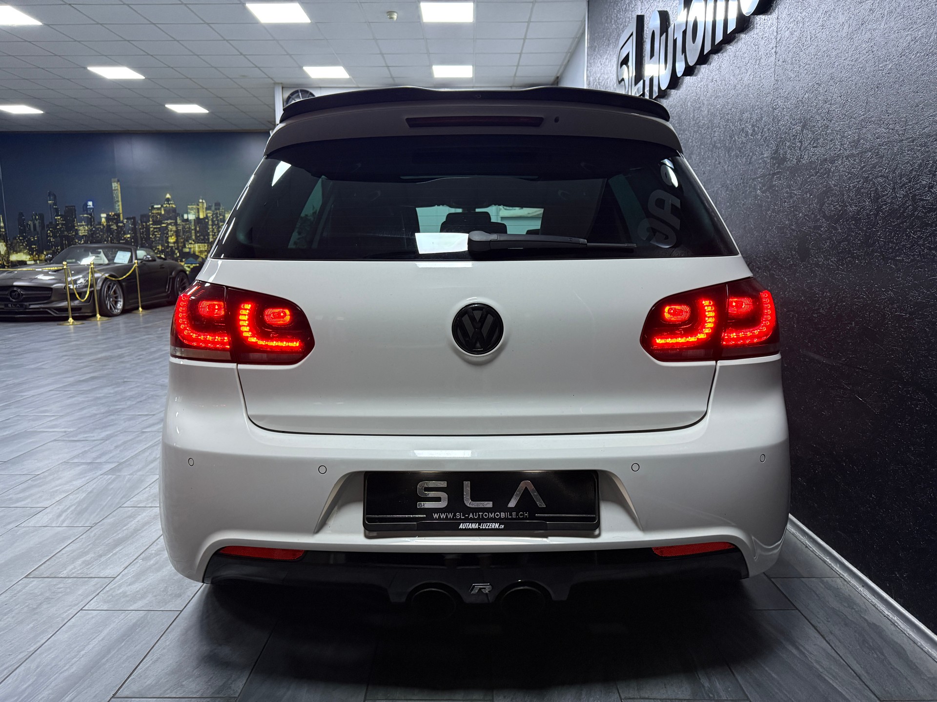 VW Golf 2.0 TSI R Team 4Motion DSG-image-7