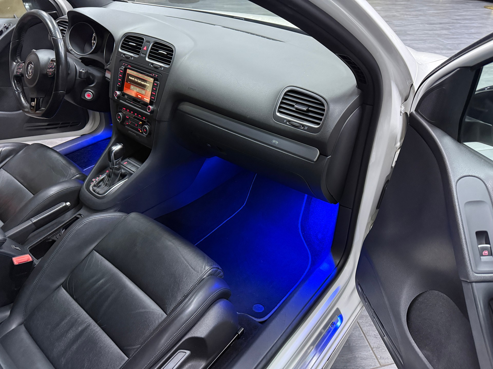 VW Golf 2.0 TSI R Team 4Motion DSG-image-10