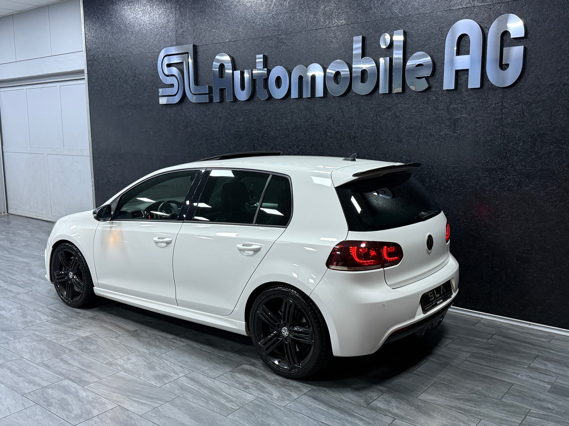 VW Golf 2.0 TSI R Team 4Motion DSG-image-5