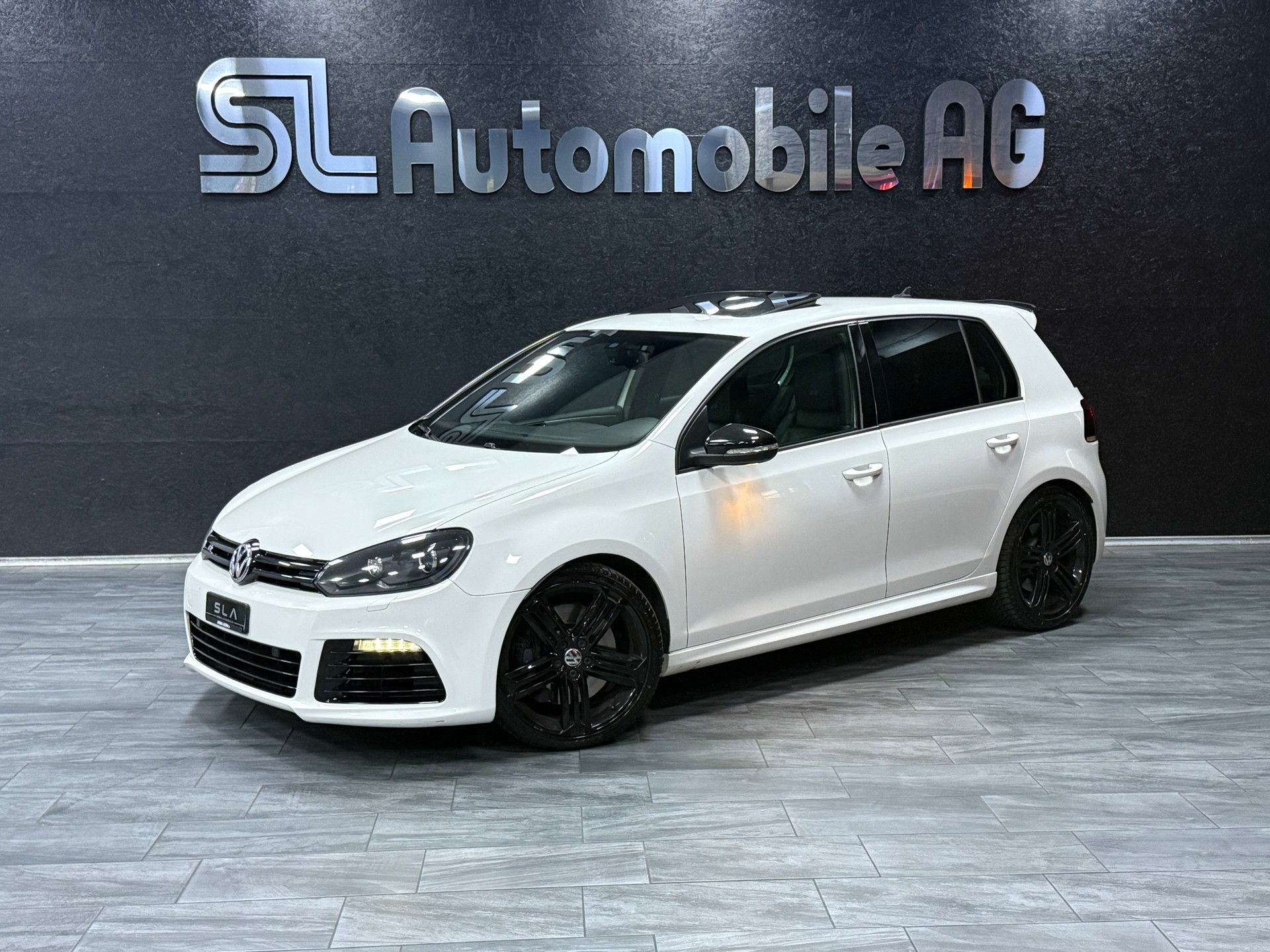 VW Golf 2.0 TSI R Team 4Motion DSG-image-0