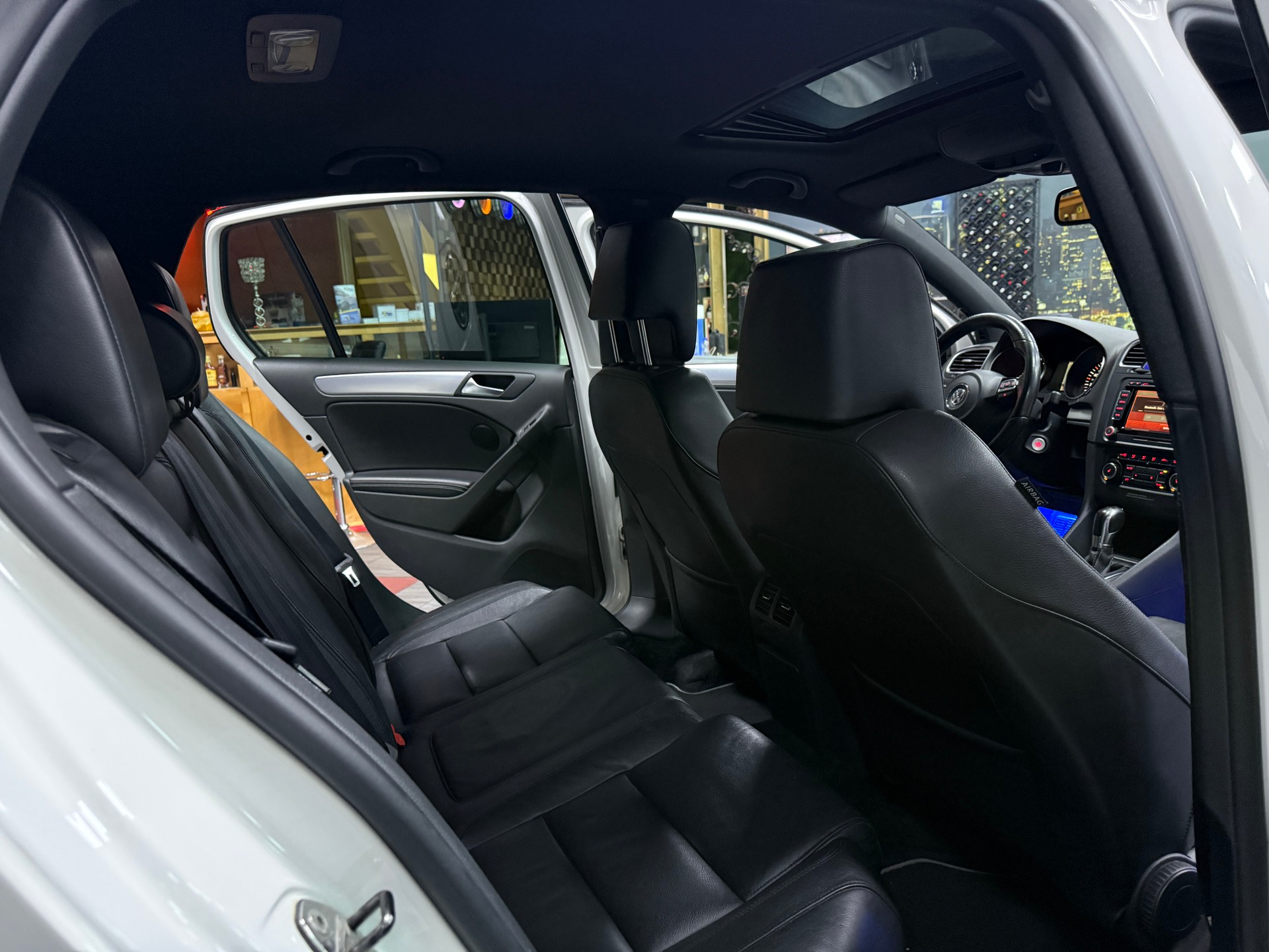 VW Golf 2.0 TSI R Team 4Motion DSG-image-17