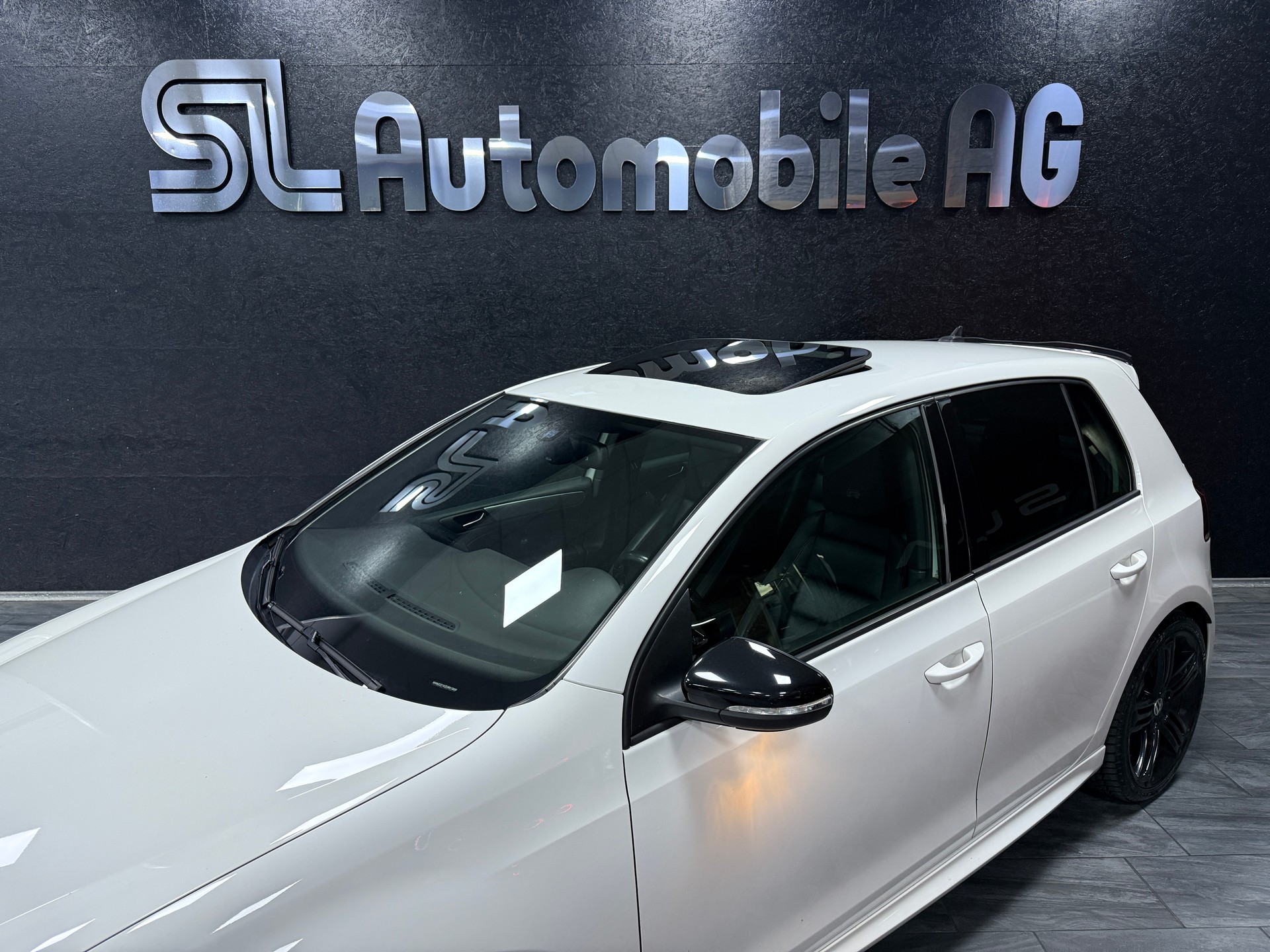 VW Golf 2.0 TSI R Team 4Motion DSG-image-1