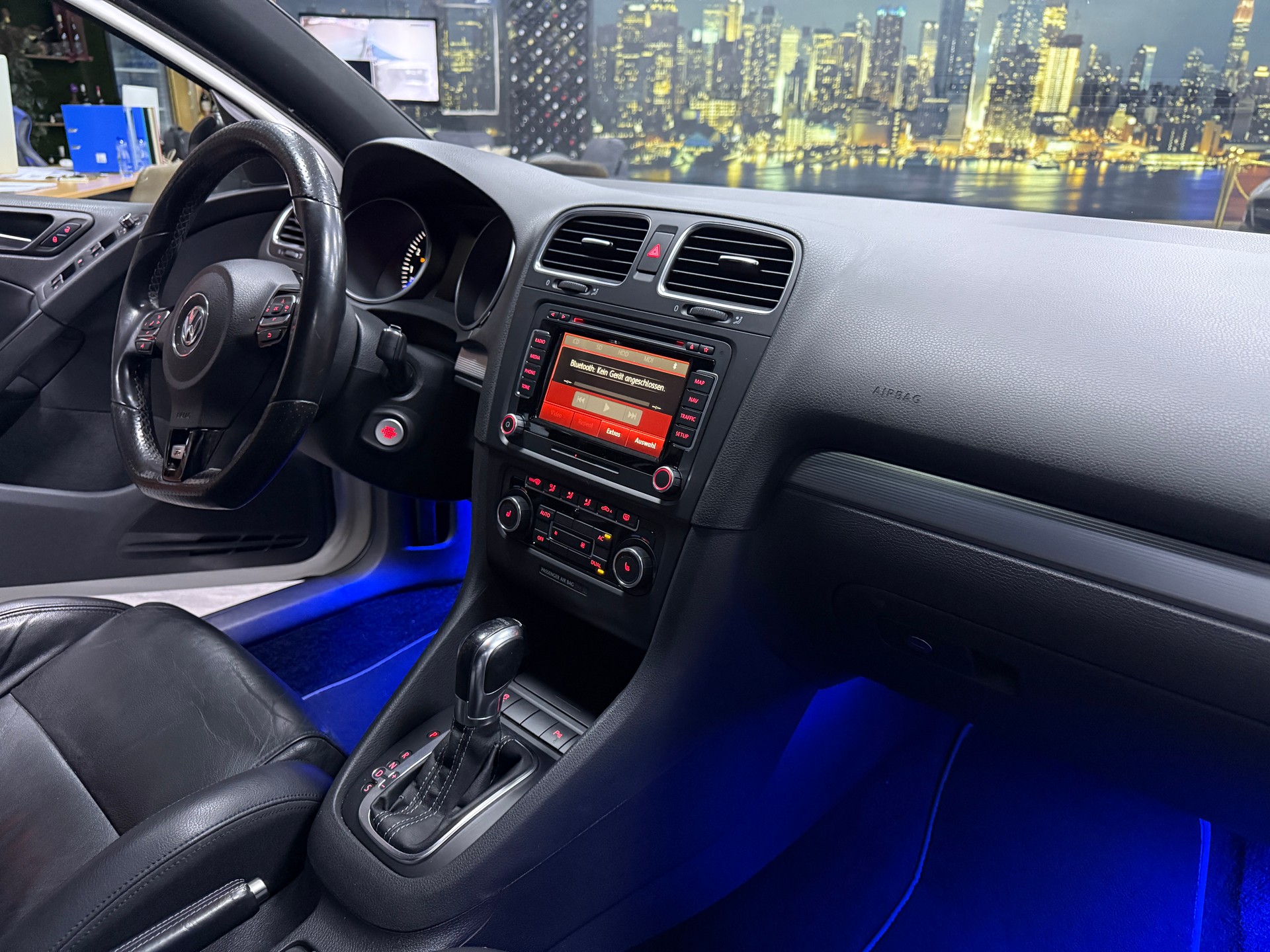 VW Golf 2.0 TSI R Team 4Motion DSG-image-9