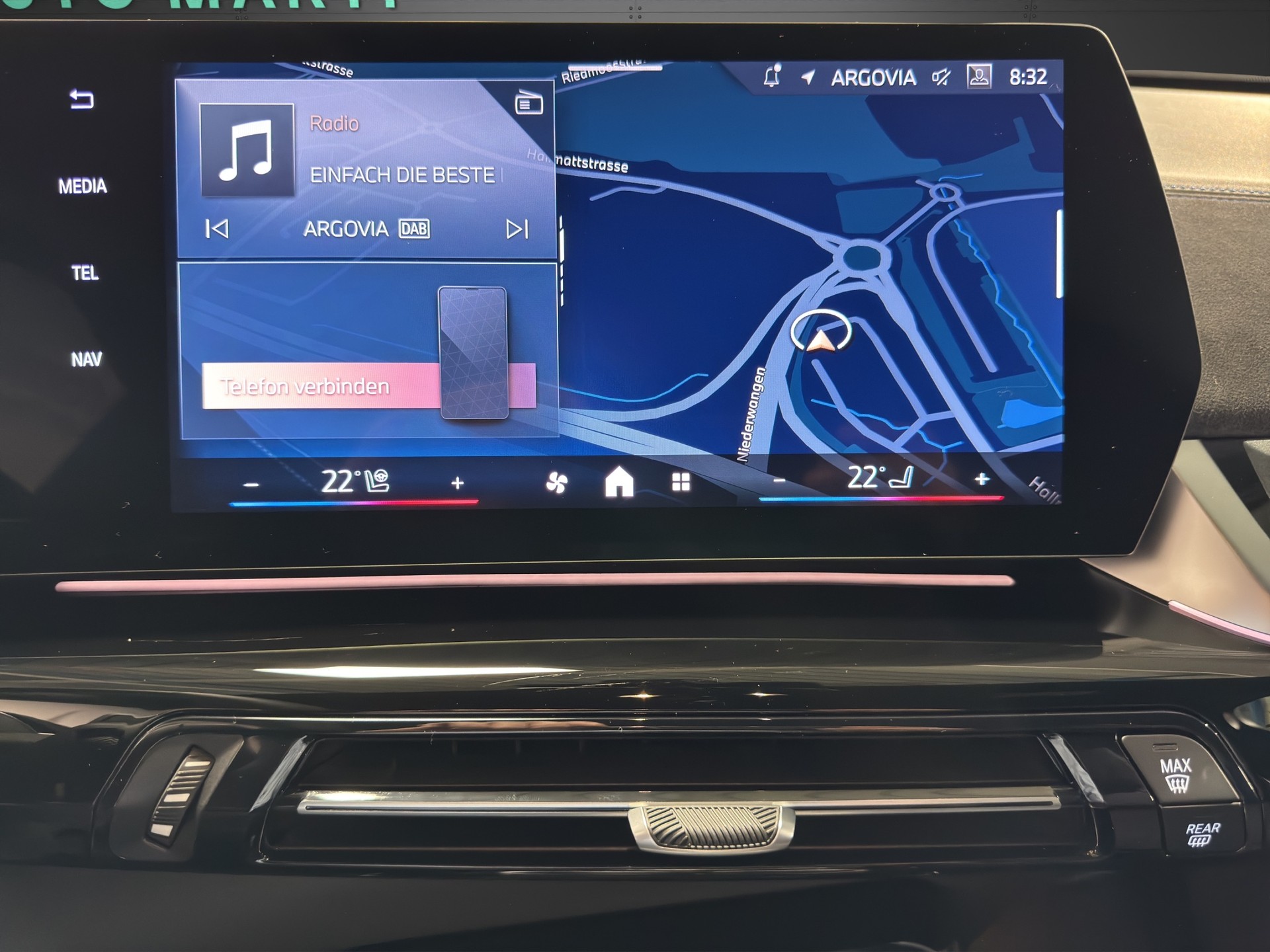 BMW X1 23i xDrive-image-8