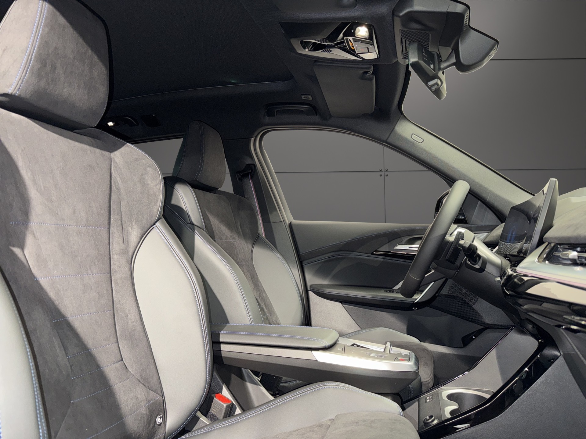BMW X1 23i xDrive-image-17