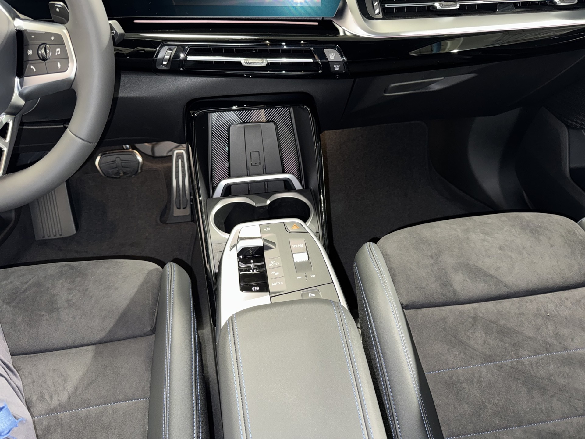 BMW X1 23i xDrive-image-19