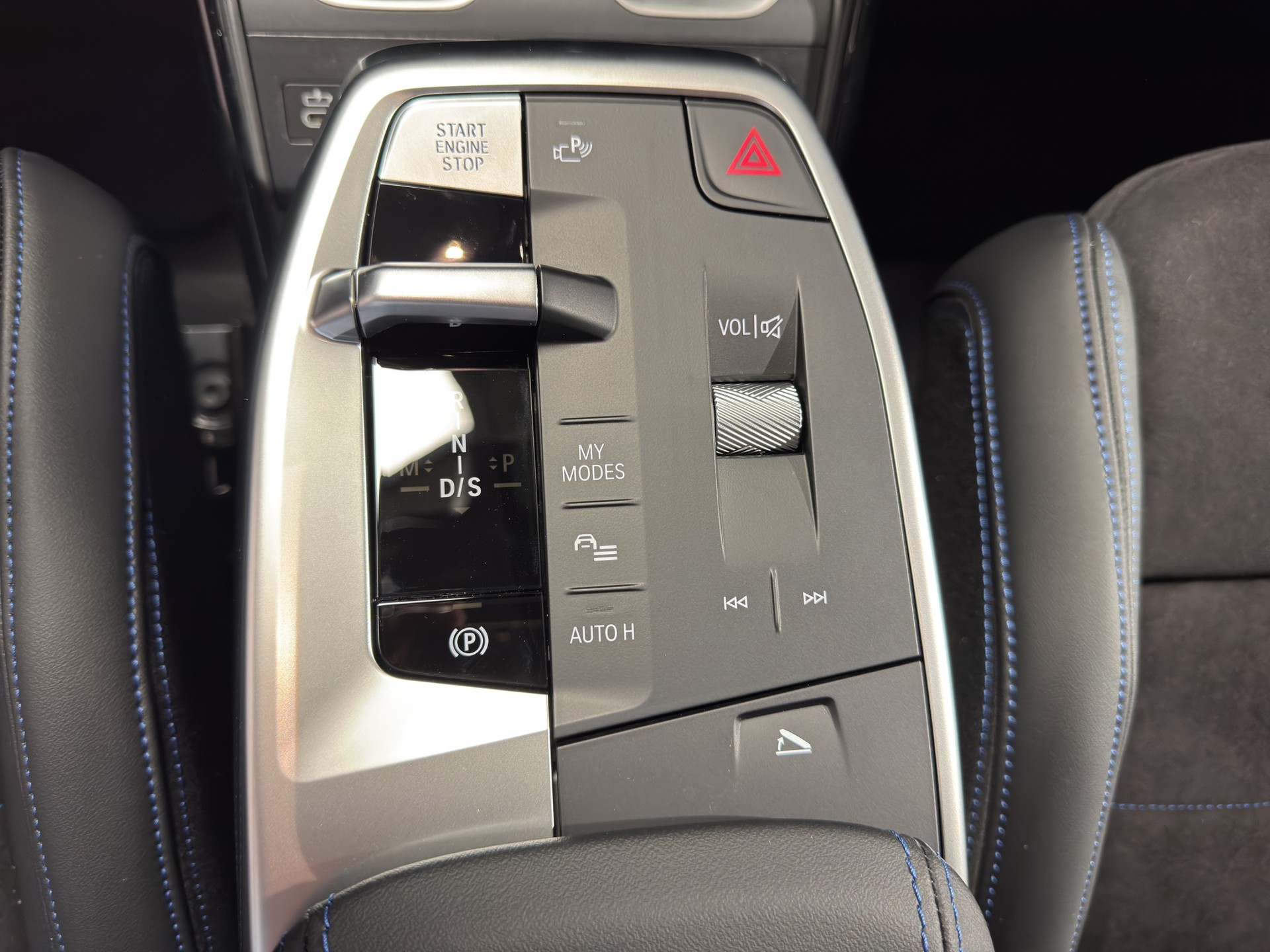 BMW X1 23i xDrive-image-10