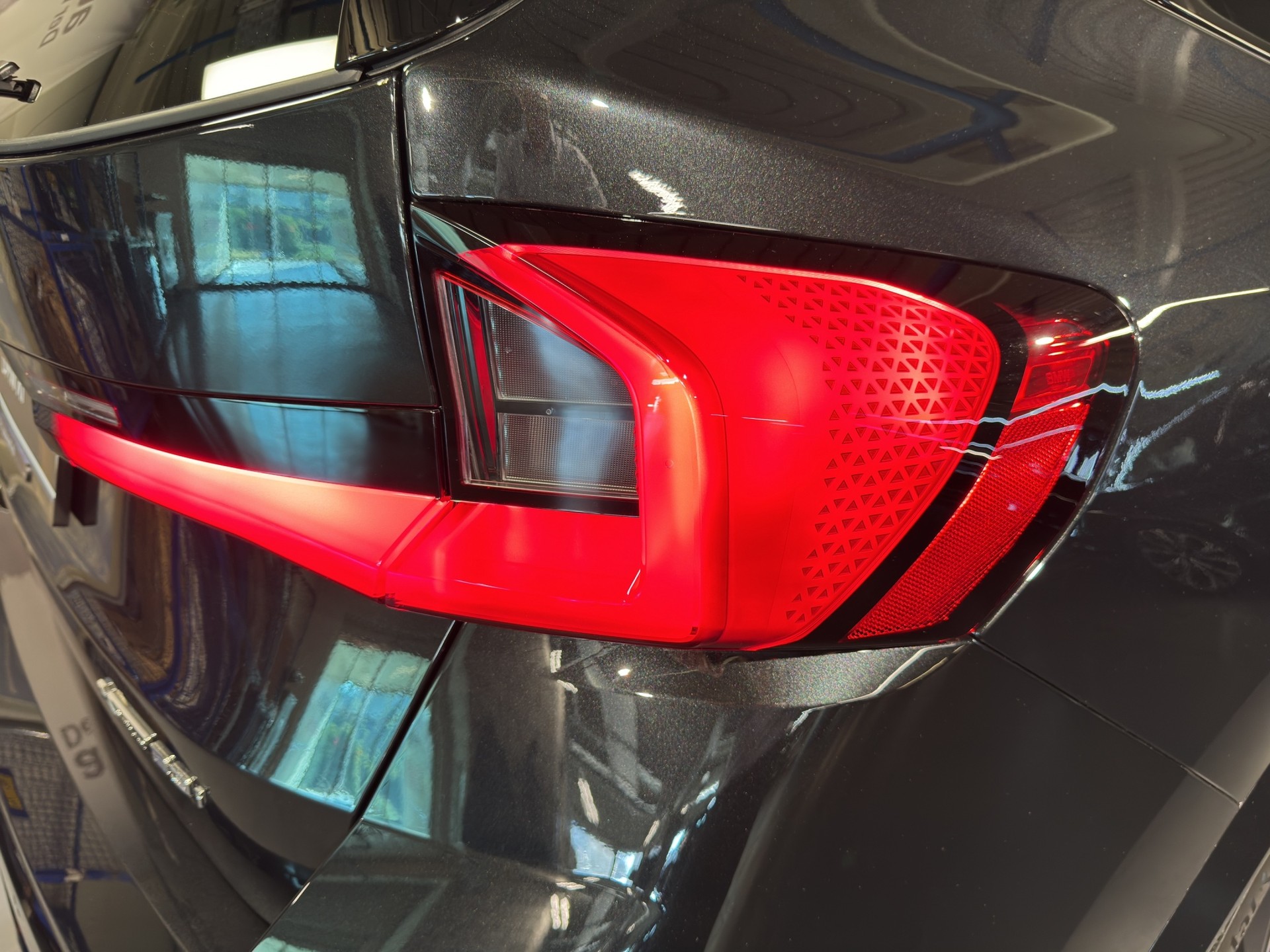 BMW X1 23i xDrive-image-5