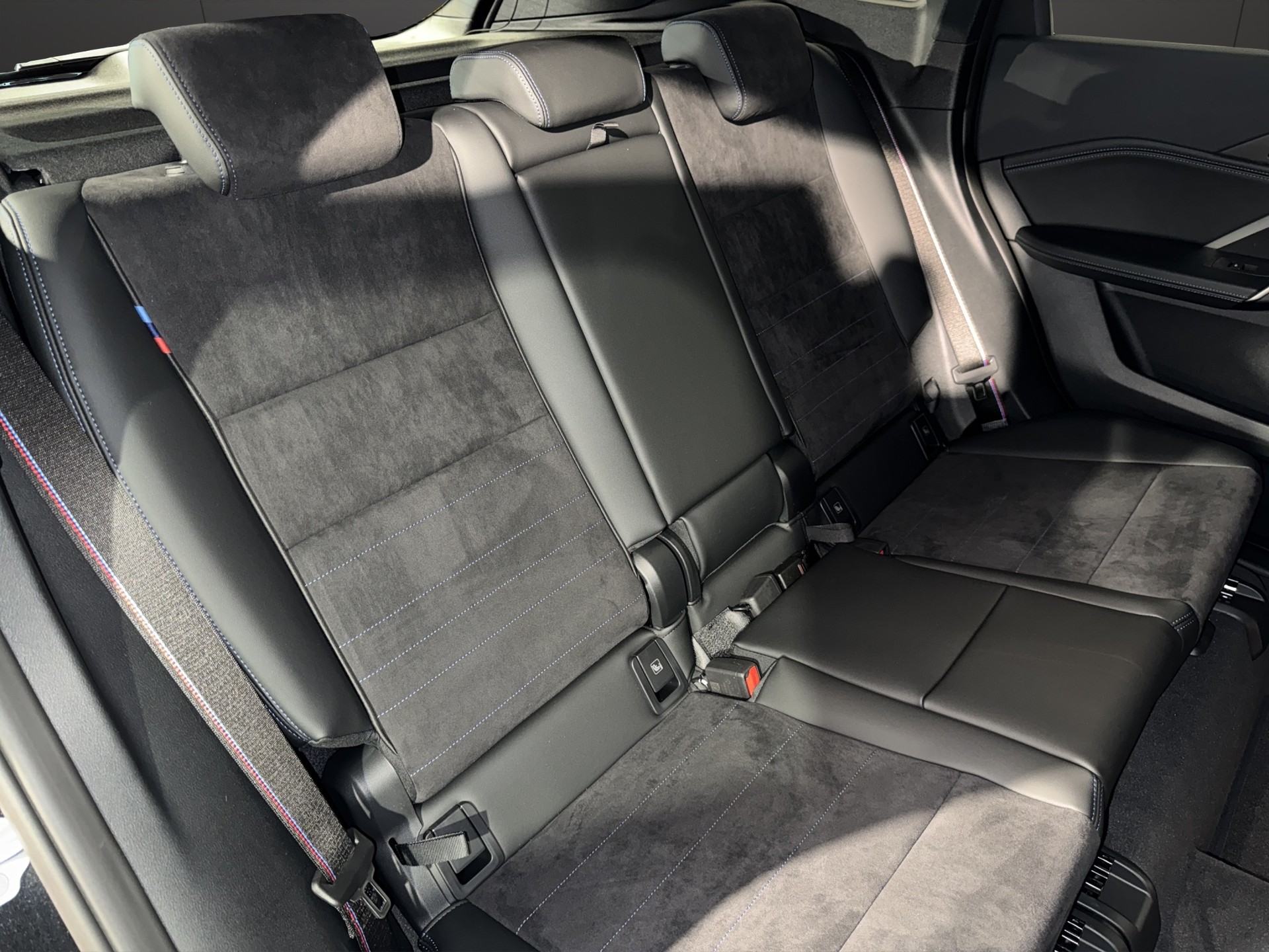 BMW X1 23i xDrive-image-16