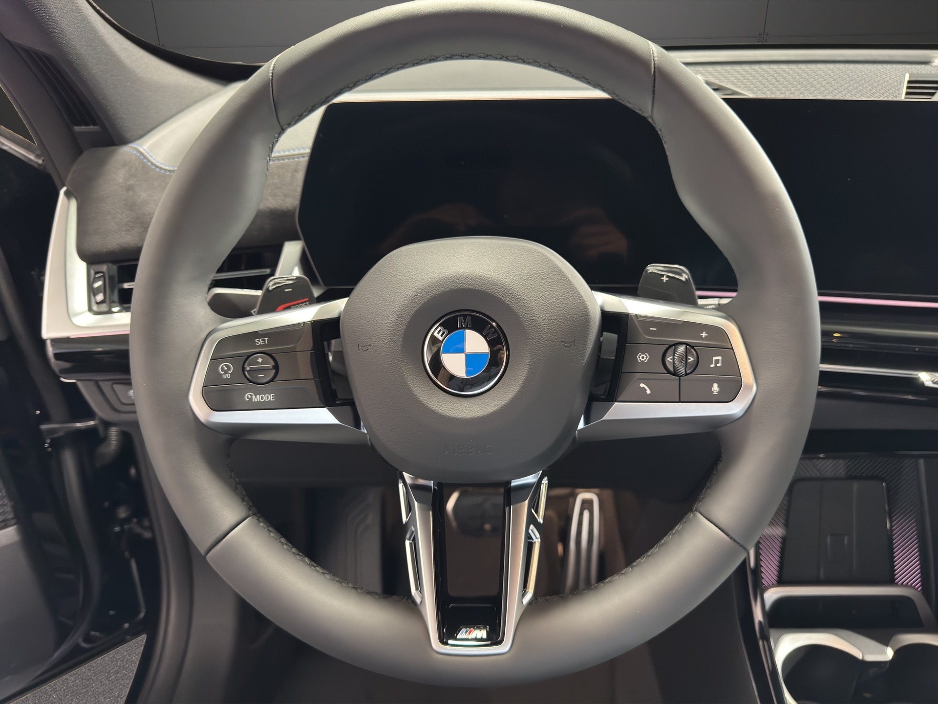 BMW X1 23i xDrive-image-13