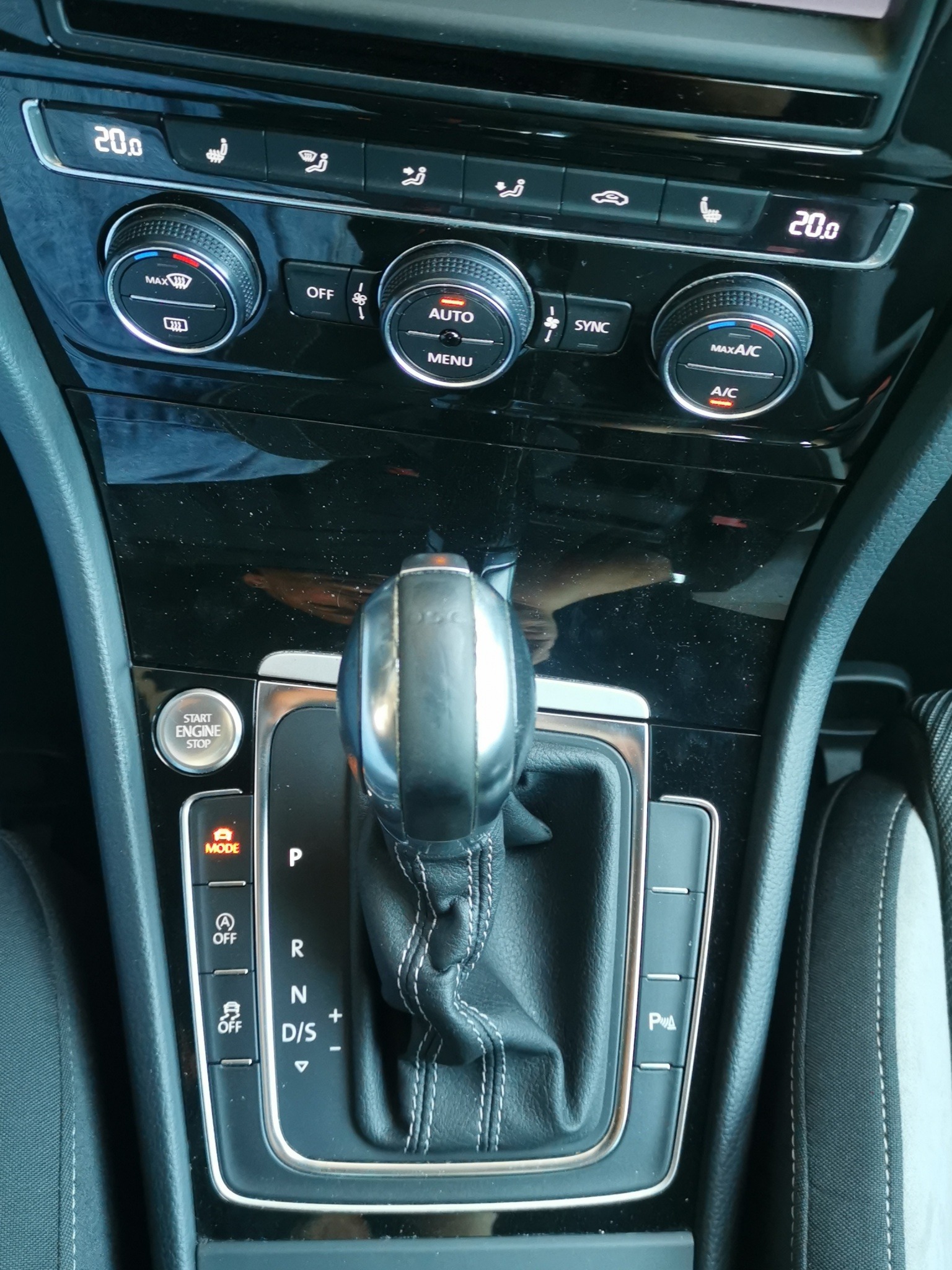 VW Golf 2.0 TSI R 4Motion DSG-image-19