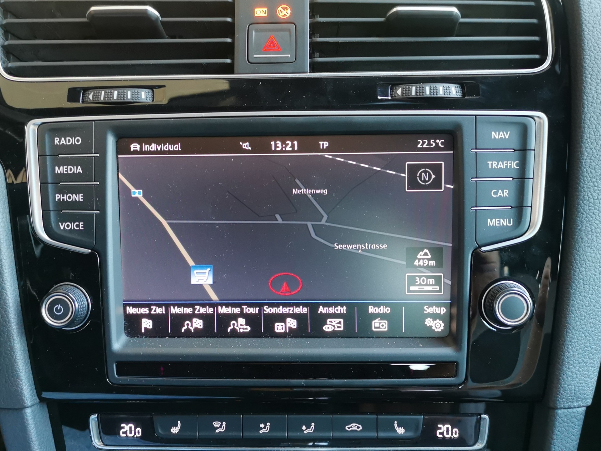 VW Golf 2.0 TSI R 4Motion DSG-image-17