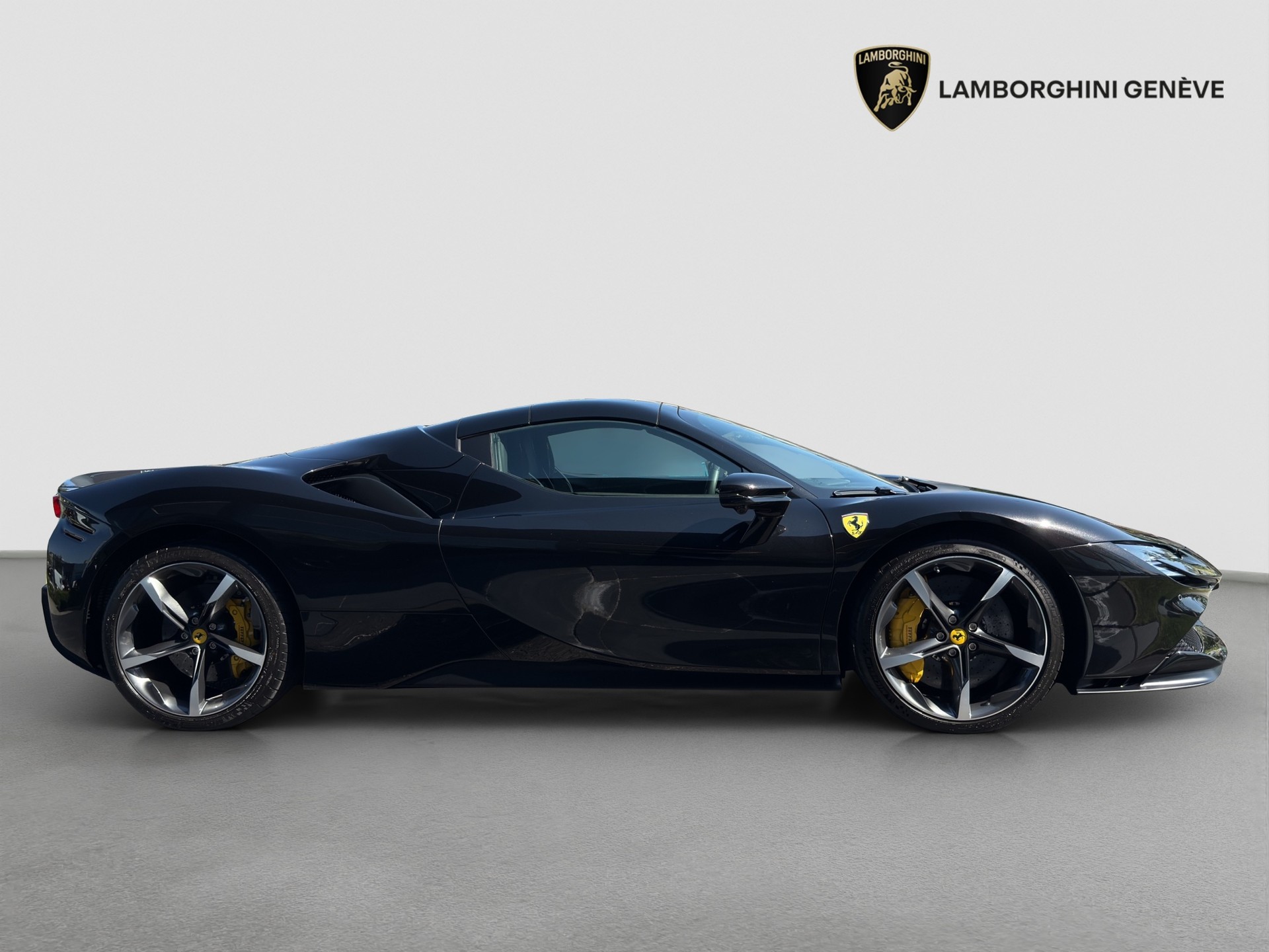 FERRARI SF90 Spider-image-1