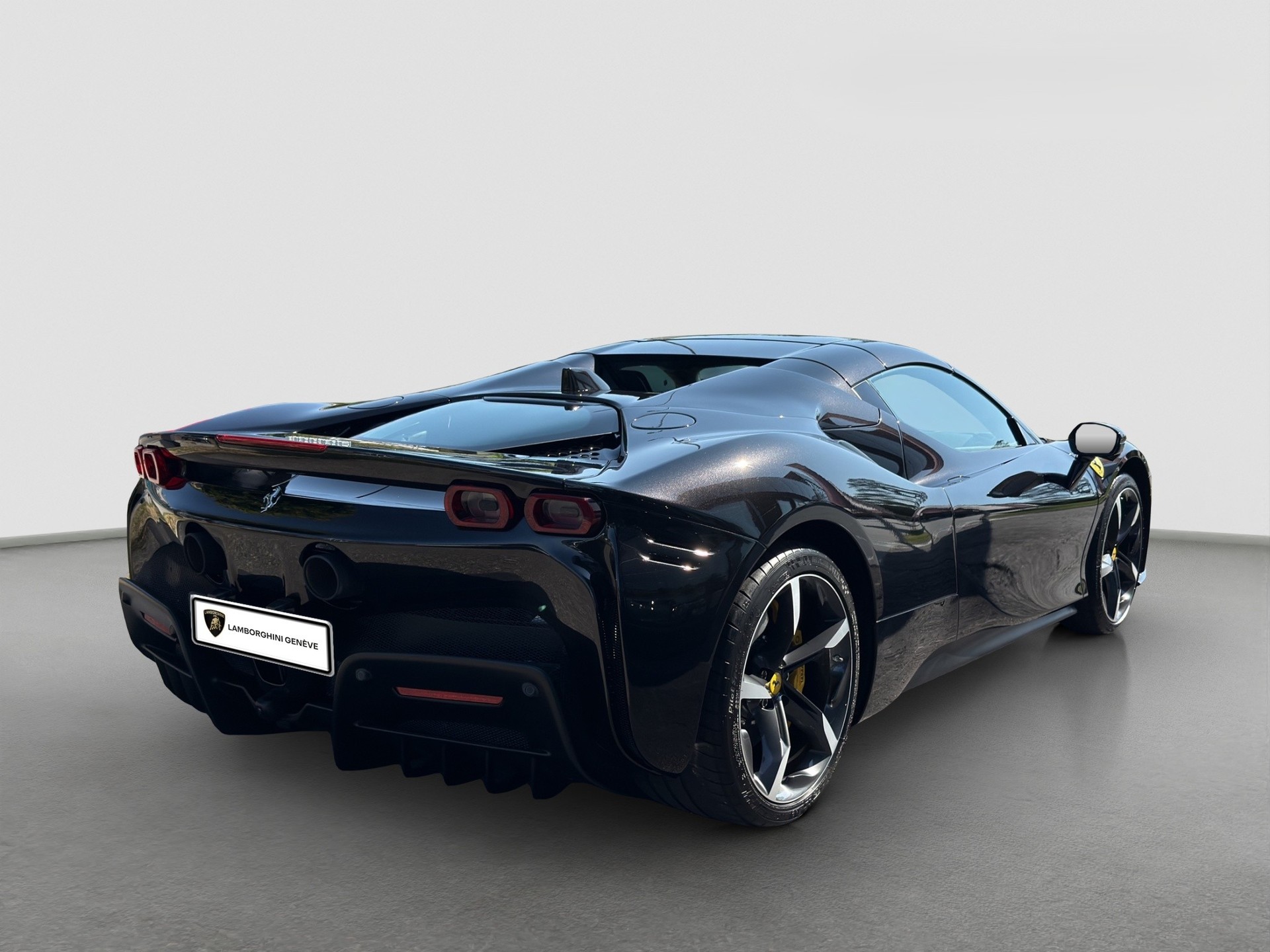 FERRARI SF90 Spider-image-3