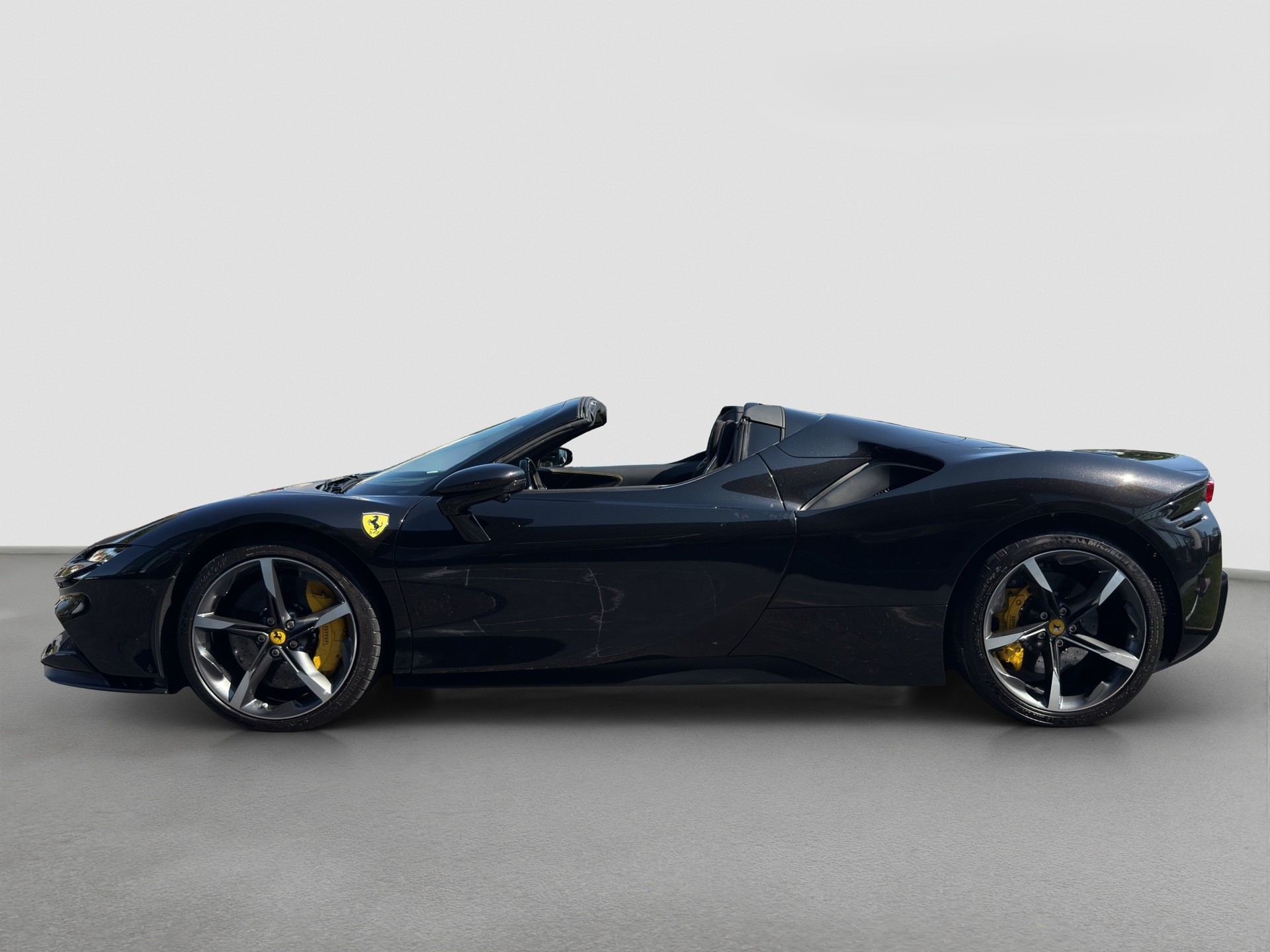FERRARI SF90 Spider-image-2
