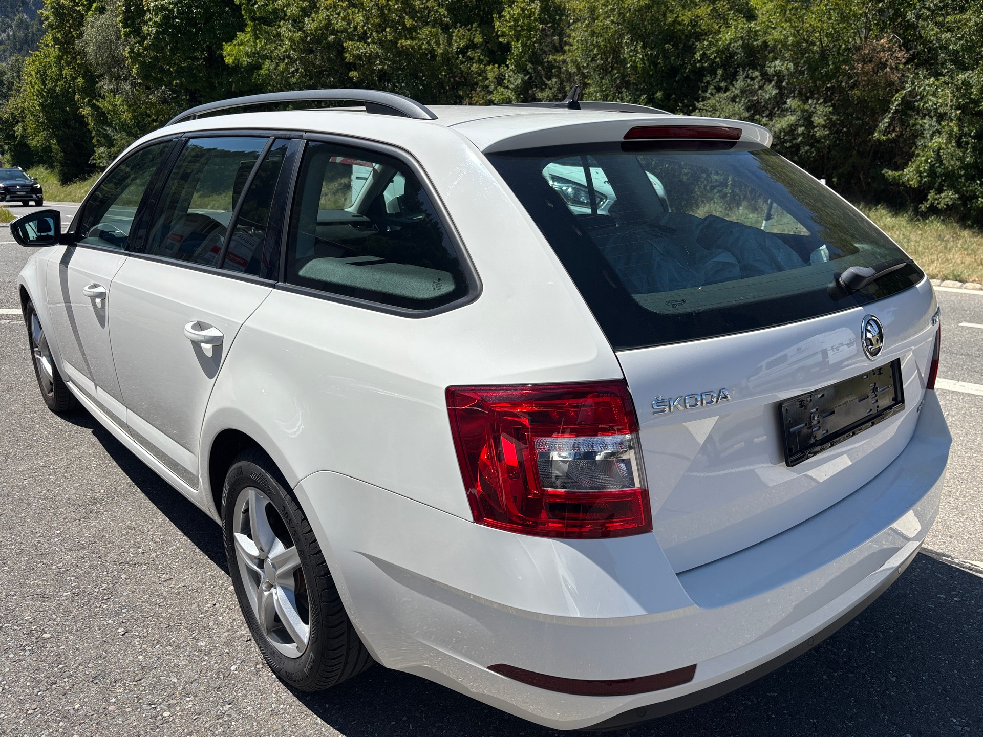 SKODA Octavia Combi 2.0 TDI Ambition 4x4 DSG-image-6