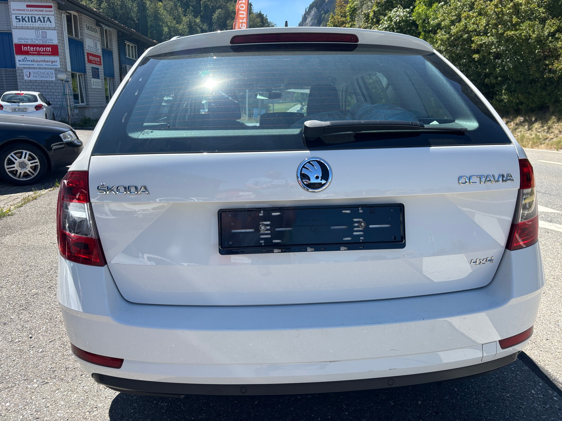 SKODA Octavia Combi 2.0 TDI Ambition 4x4 DSG-image-7