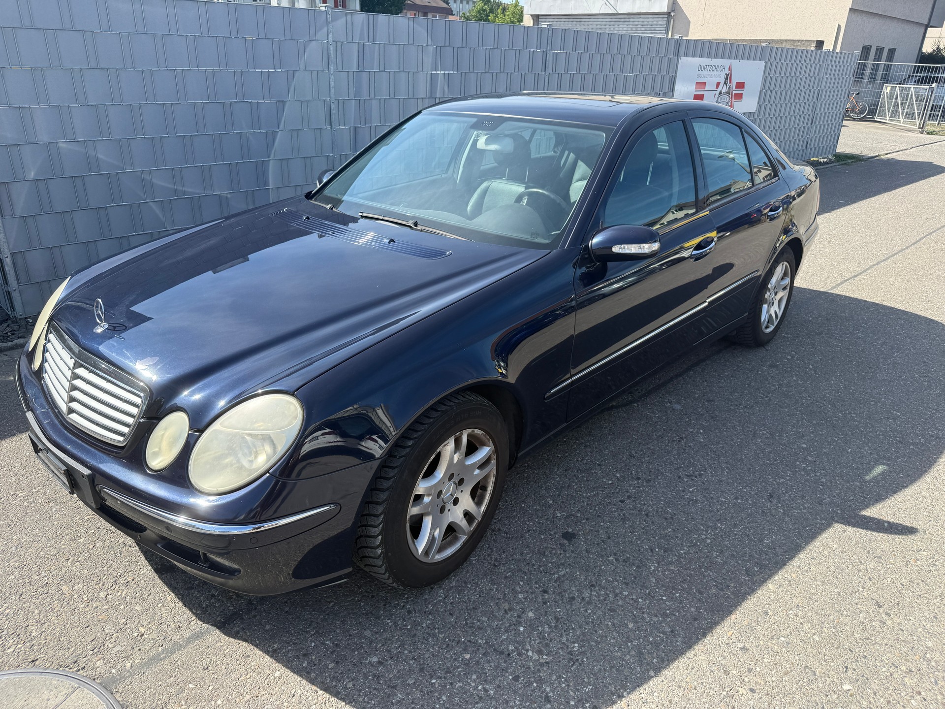 MERCEDES-BENZ E 320-image-1