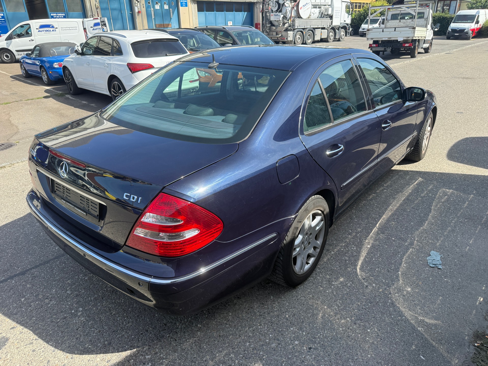 MERCEDES-BENZ E 320-image-4