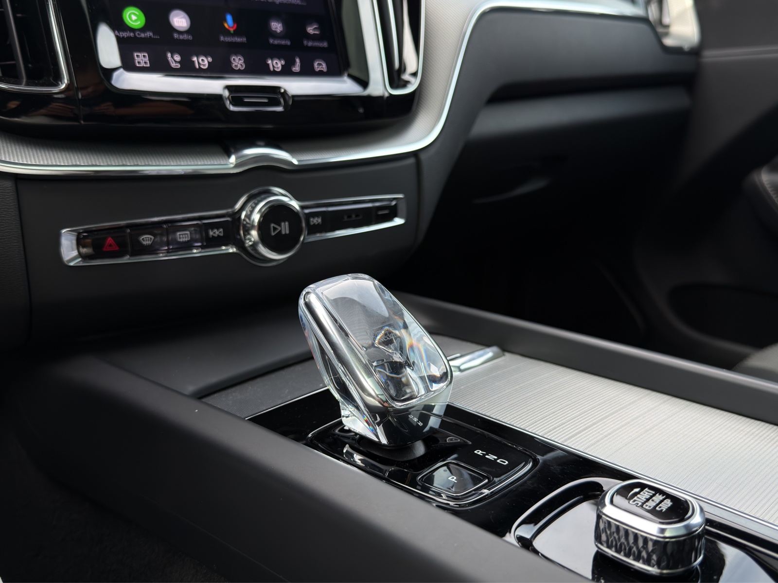 VOLVO XC60 2.0 T6 TE Plus Dark eAWD .-image-12