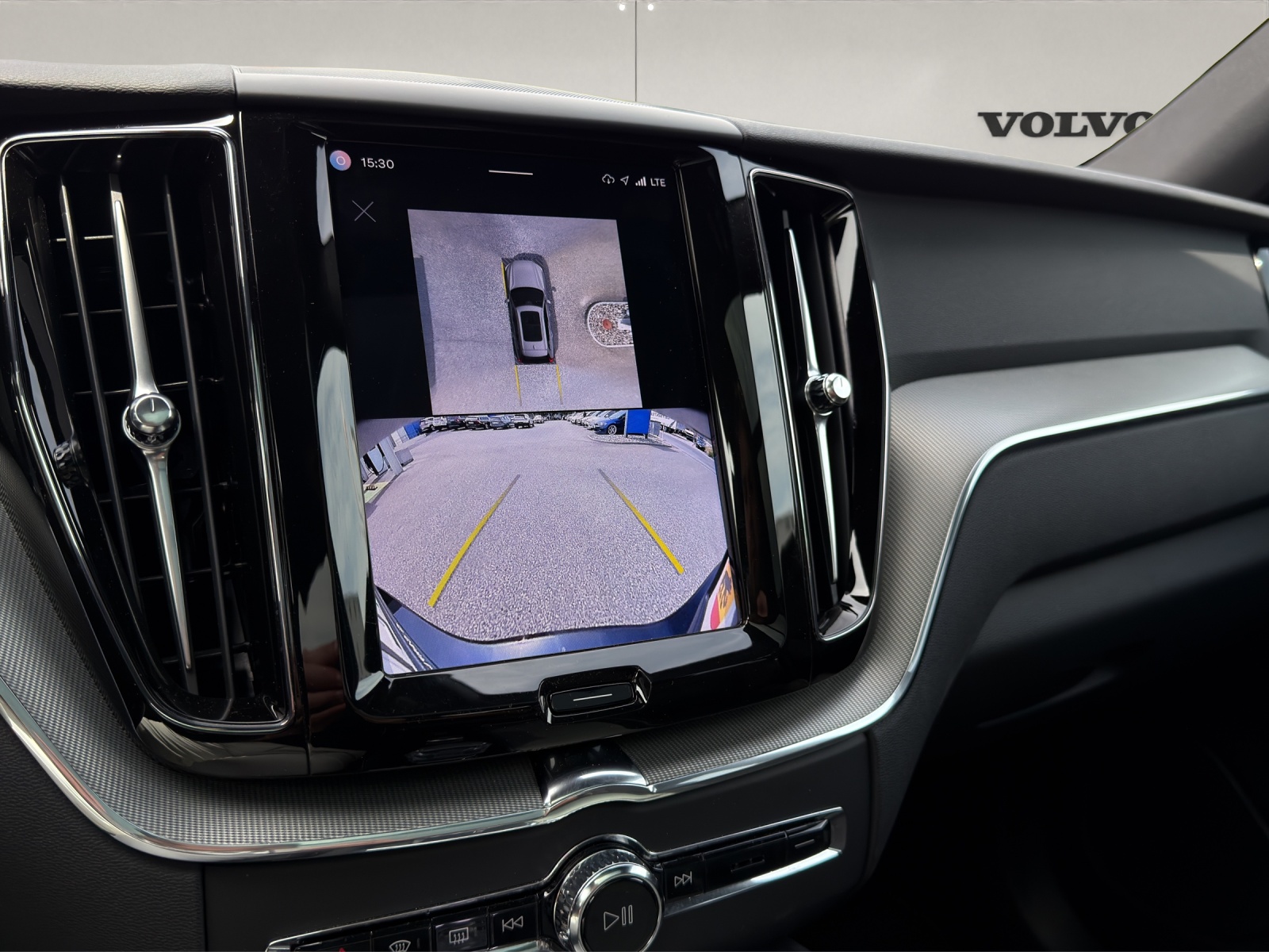 VOLVO XC60 2.0 T6 TE Plus Dark eAWD .-image-15