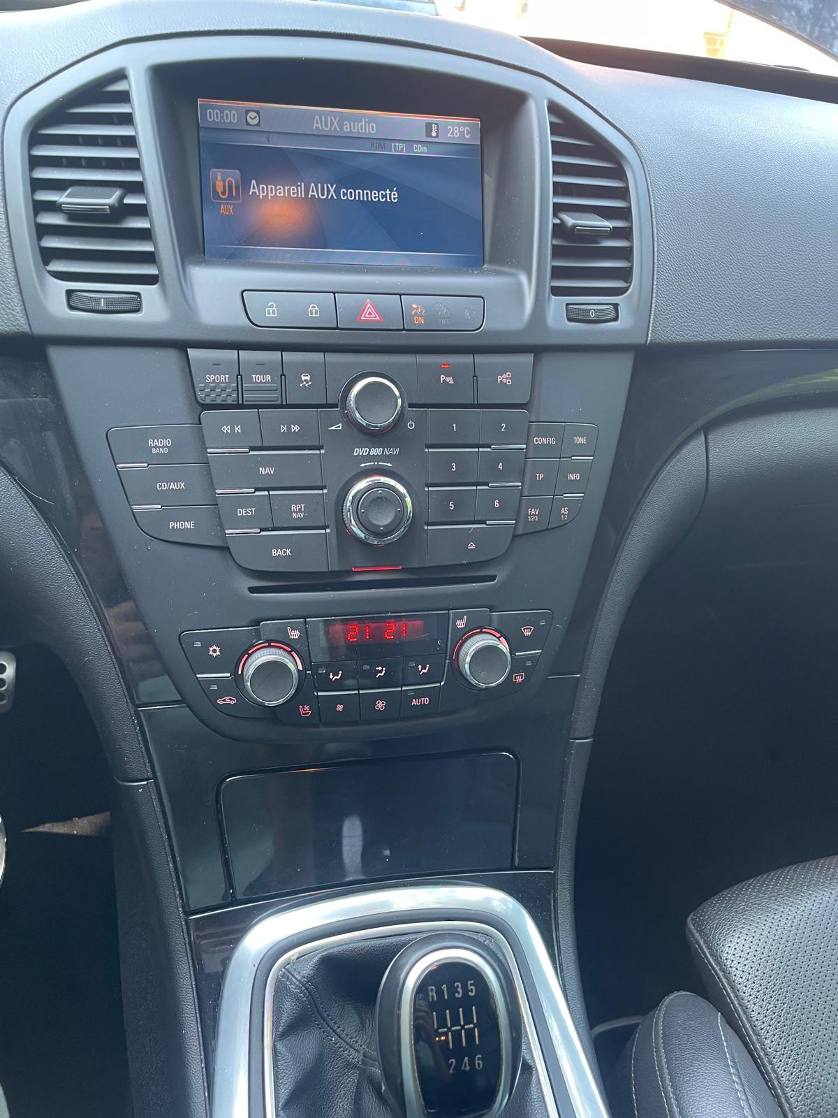 OPEL Insignia Sports Tourer 2.0 Turbo Sport 4WD-image-12