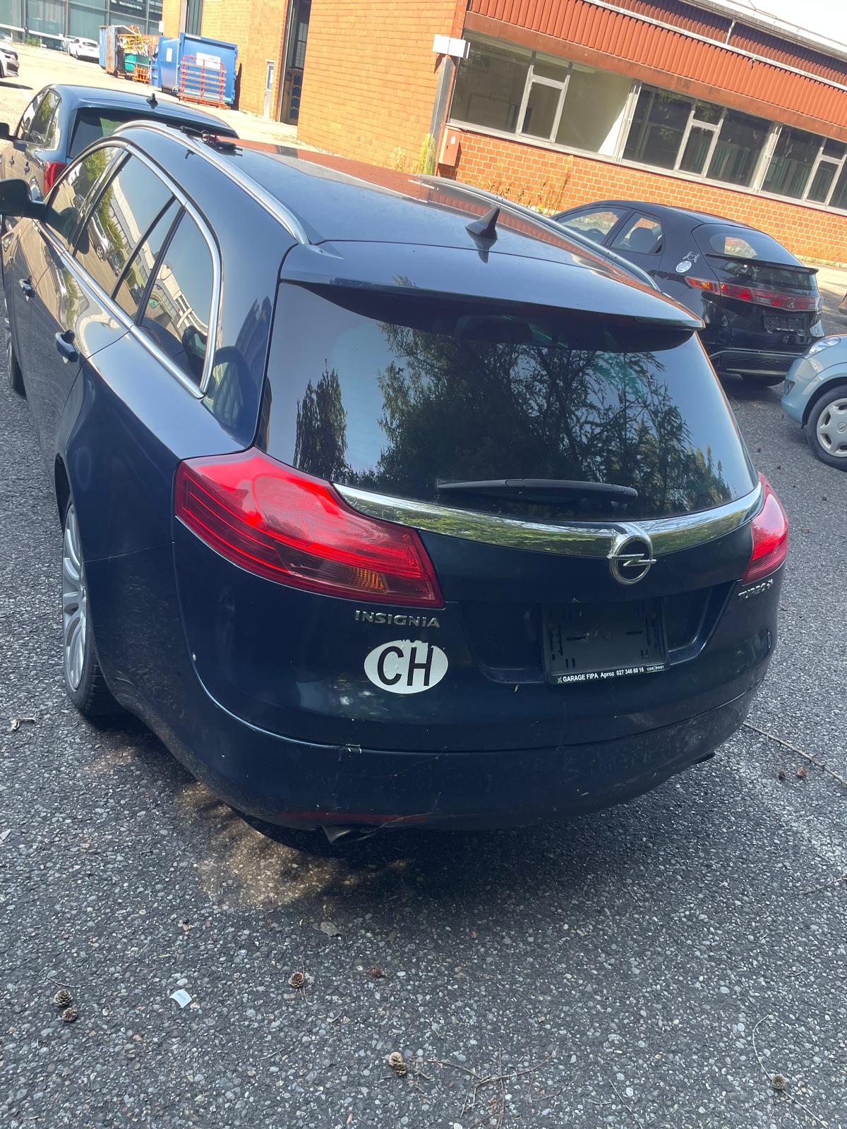 OPEL Insignia Sports Tourer 2.0 Turbo Sport 4WD-image-4