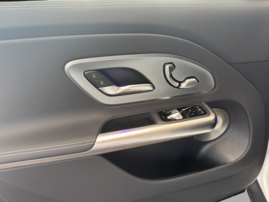 MERCEDES-BENZ GLB 350 85kWh EQ 4 Matic-image-9