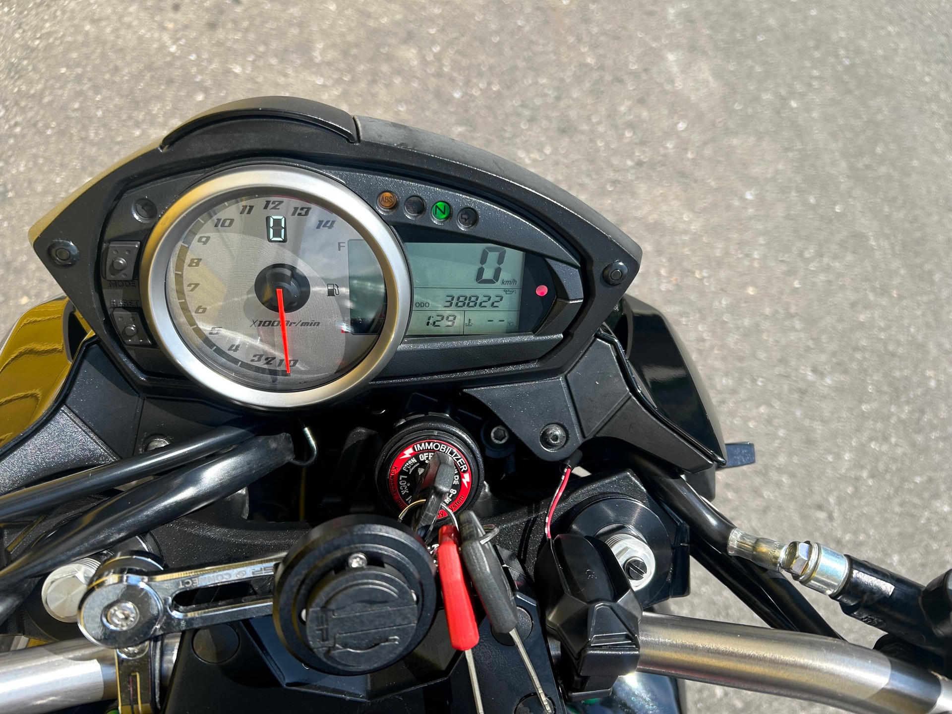 KAWASAKI Z 750 ABS-image-4