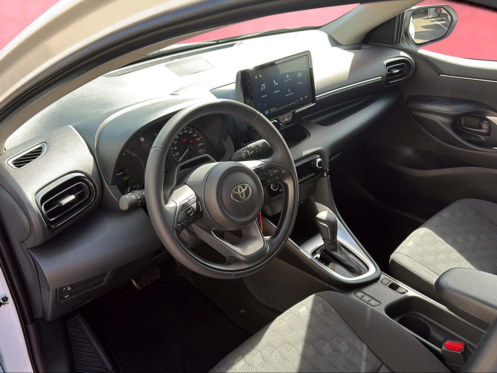 TOYOTA Yaris 1.5 VVT-i HSD Comfort-image-4
