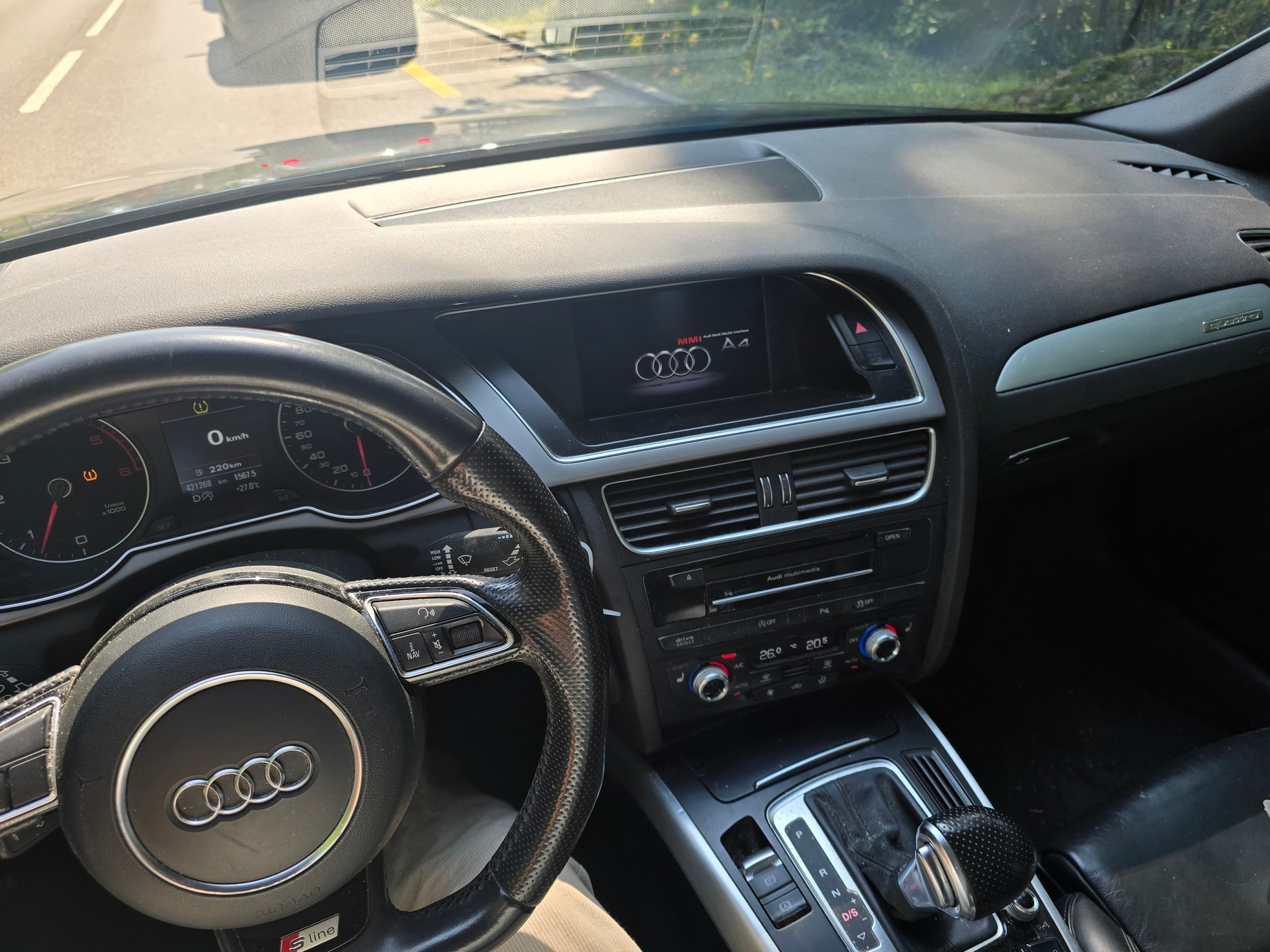 AUDI A4 Avant 3.0 TDI clean diesel quattro s-tronic-image-12