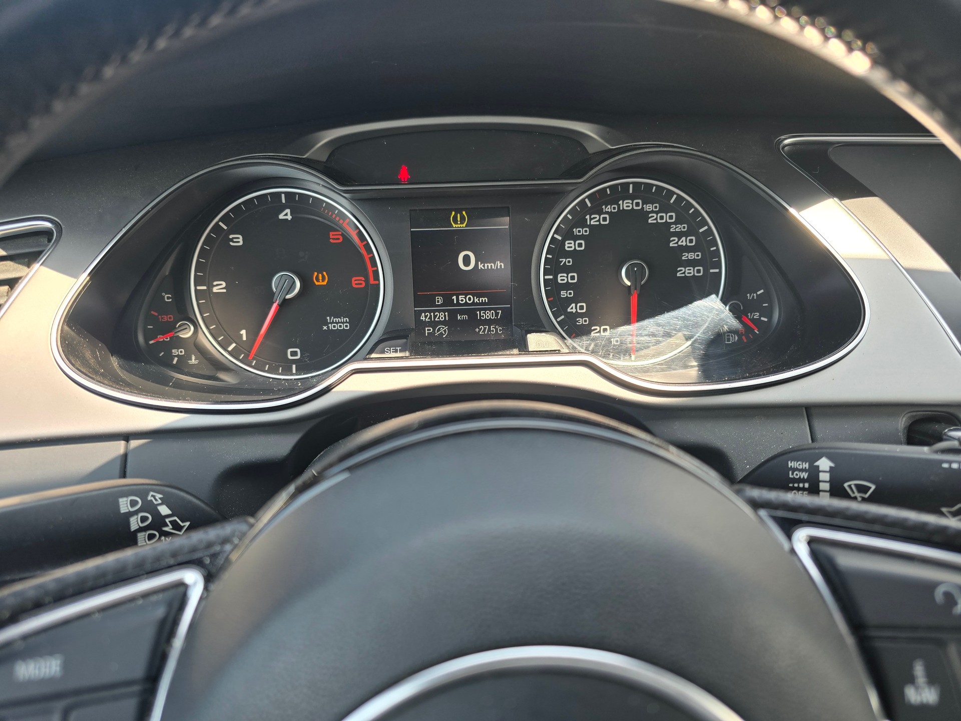 AUDI A4 Avant 3.0 TDI clean diesel quattro s-tronic-image-9