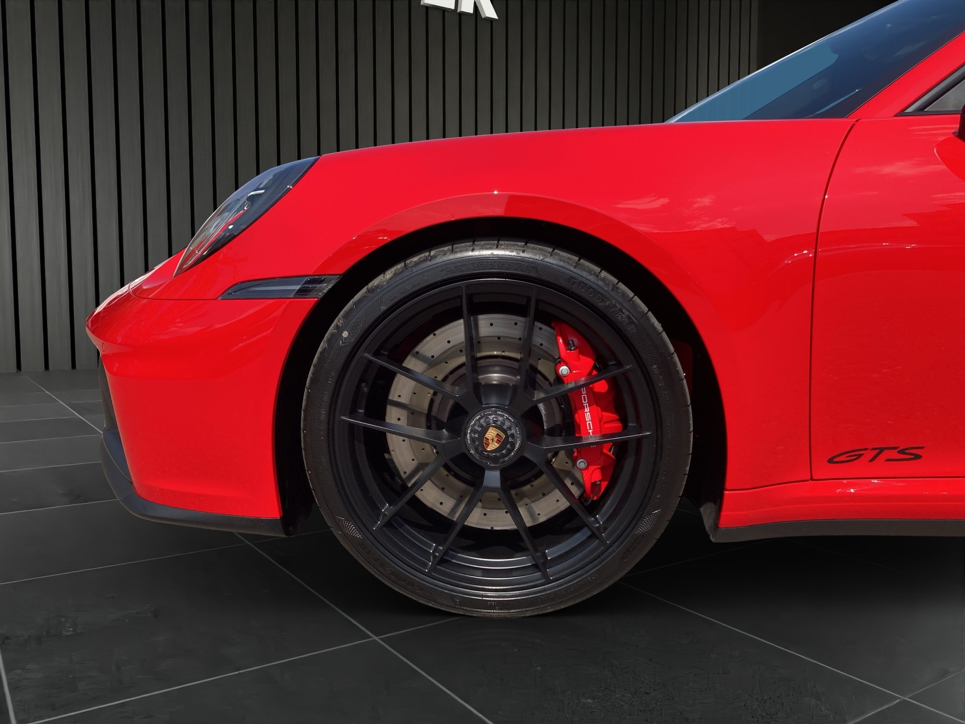 PORSCHE 911 Carrera GTS-image-7