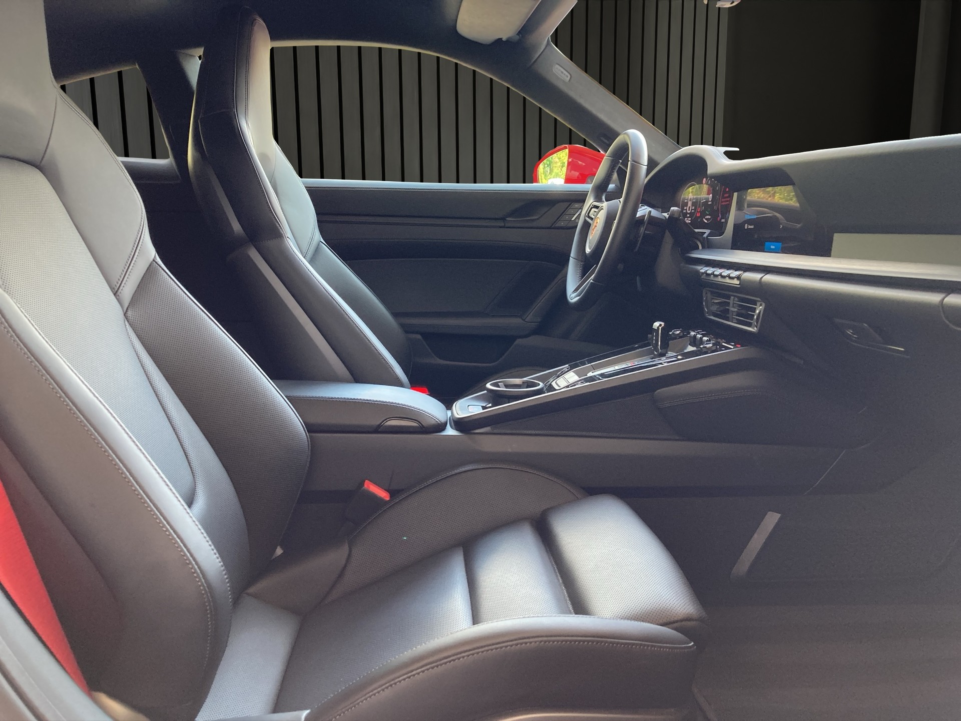 PORSCHE 911 Carrera GTS-image-15