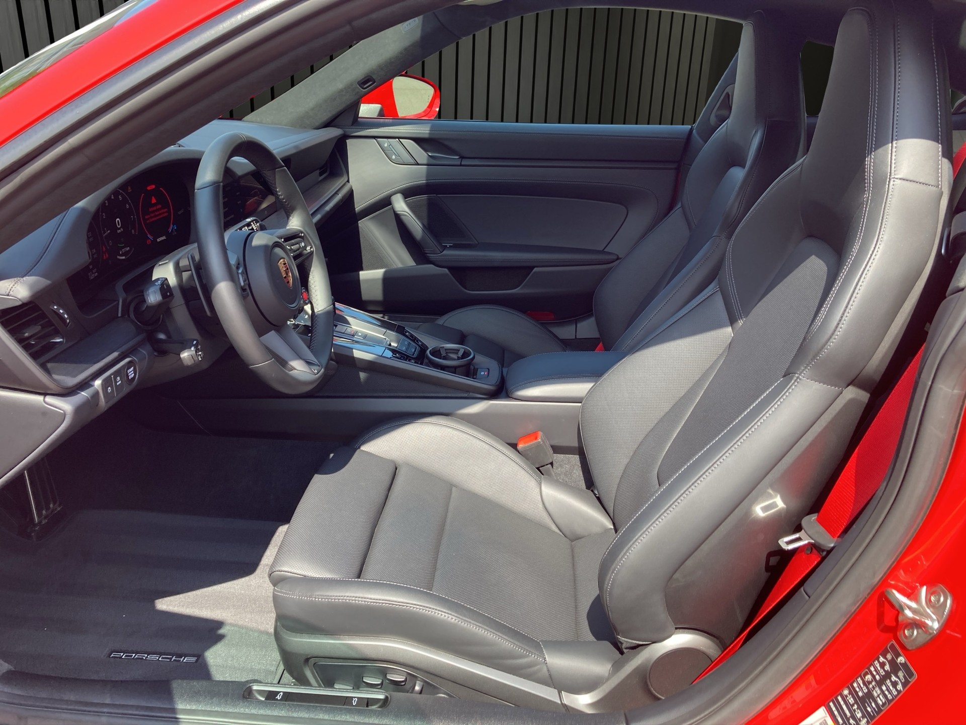 PORSCHE 911 Carrera GTS-image-8