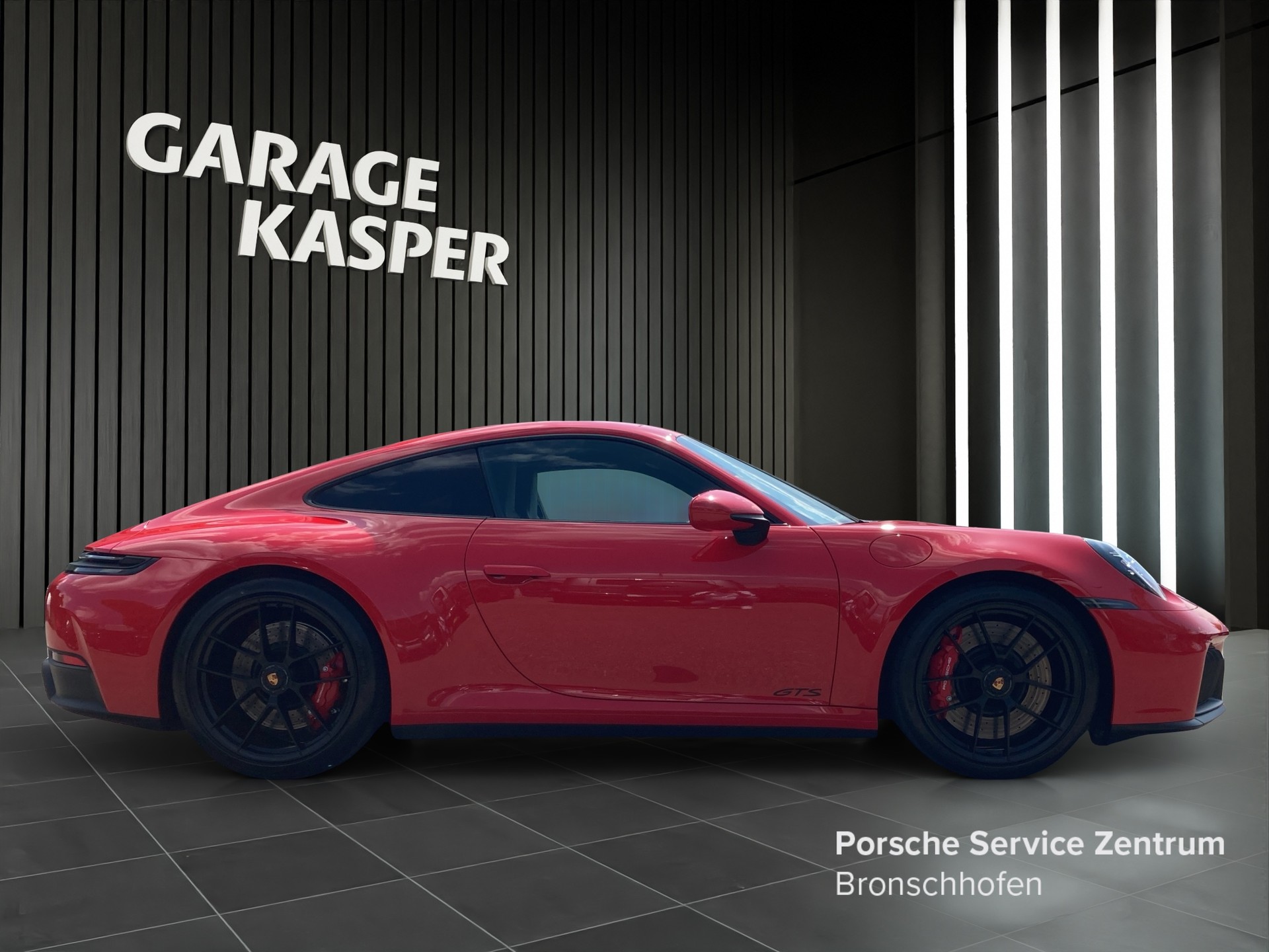 PORSCHE 911 Carrera GTS-image-5