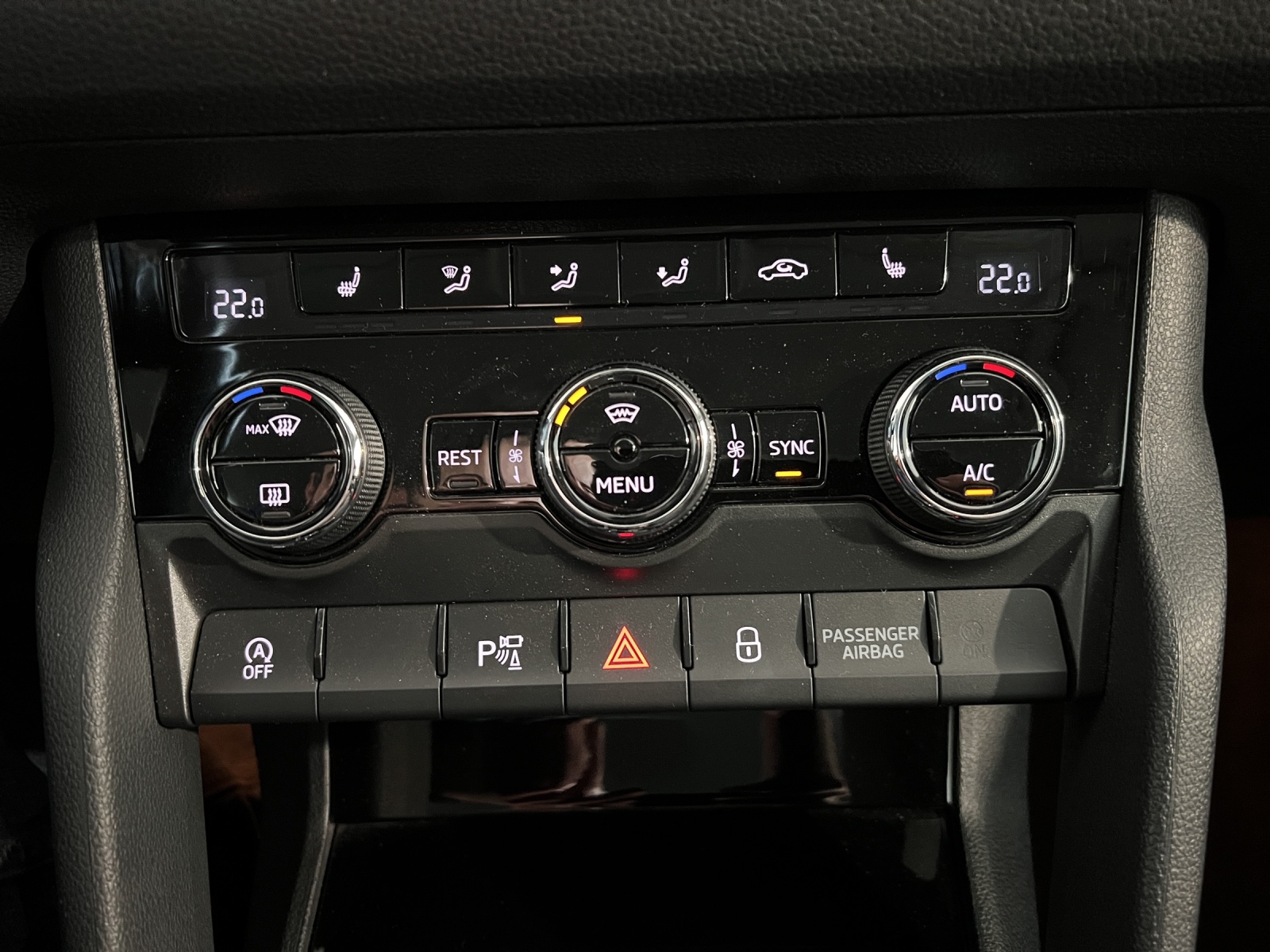 SKODA Kodiaq 2.0 TDI CR Style 4x4 DSG-image-16