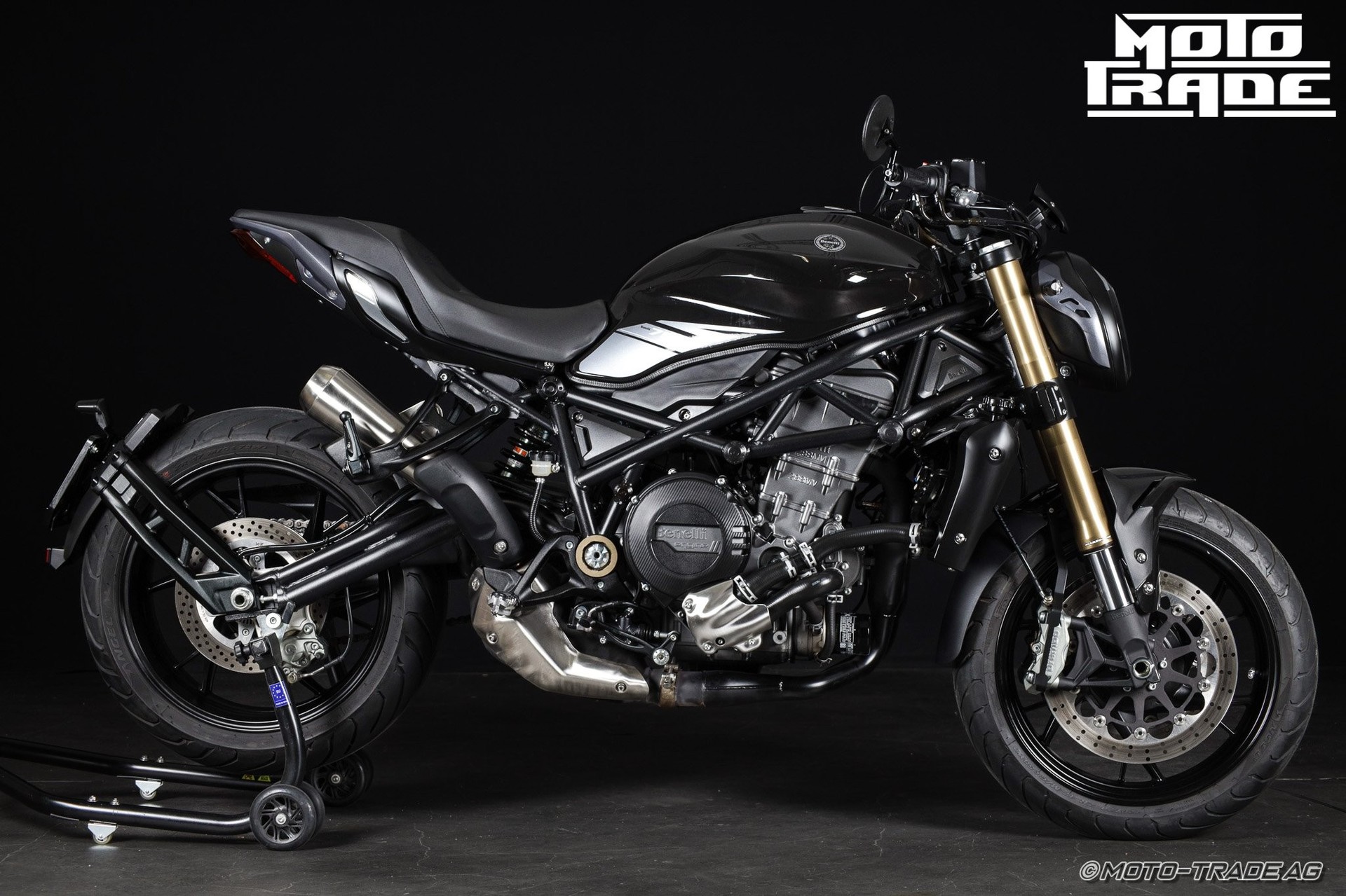 BENELLI 752 S-showroom-element-1