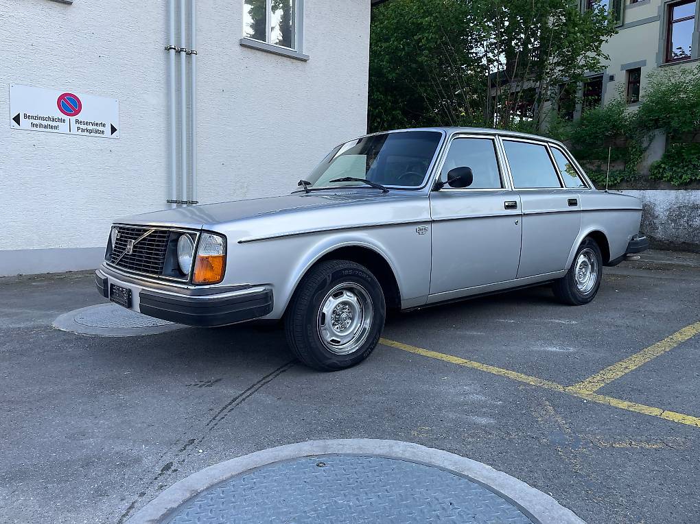 VOLVO 244-image-1