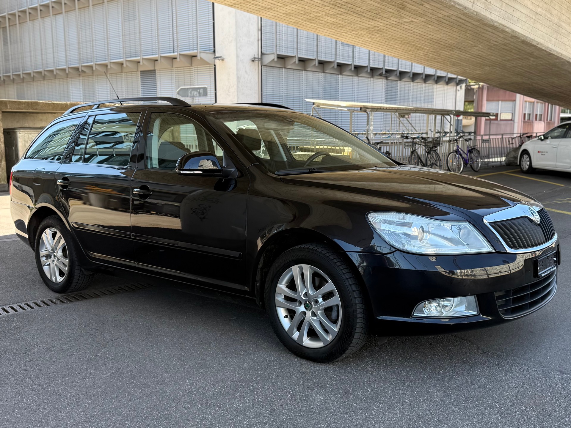 SKODA Octavia Combi 1.8 TSI Swiss Adventure 4x4-image-0